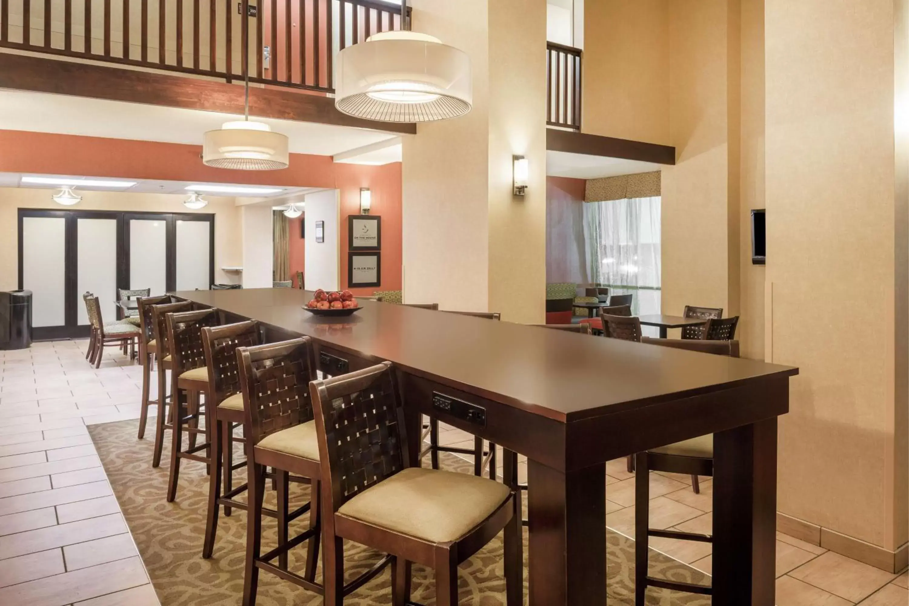 Lobby or reception, Lounge/Bar in Hampton Inn Branson on the Strip