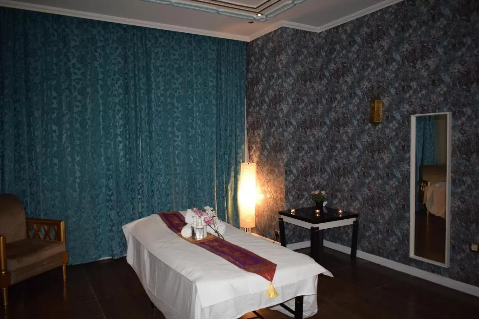 Spa and wellness centre/facilities, Bed in Saraya Corniche Hotel