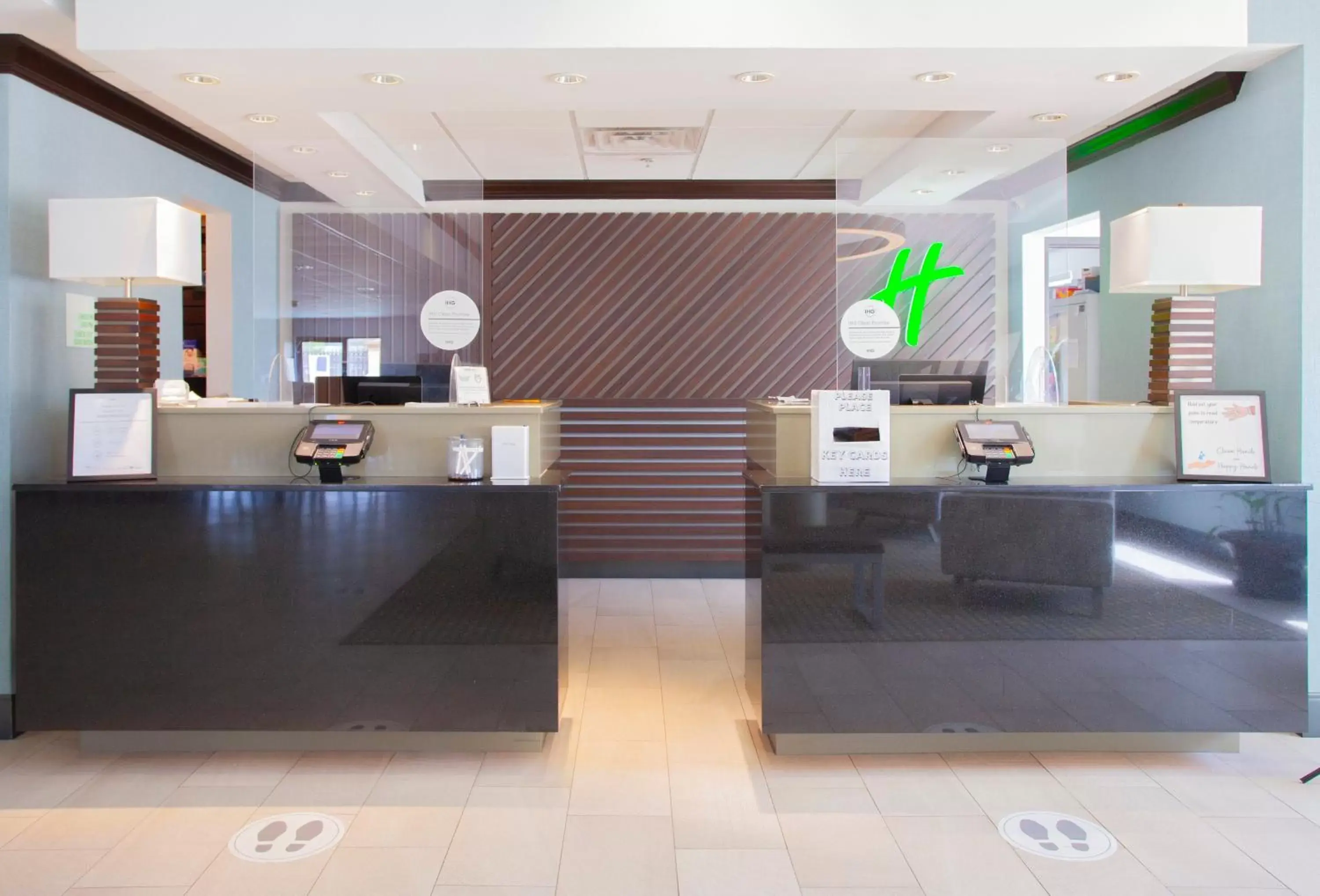 Lobby or reception in Holiday Inn & Suites Spring - The Woodlands