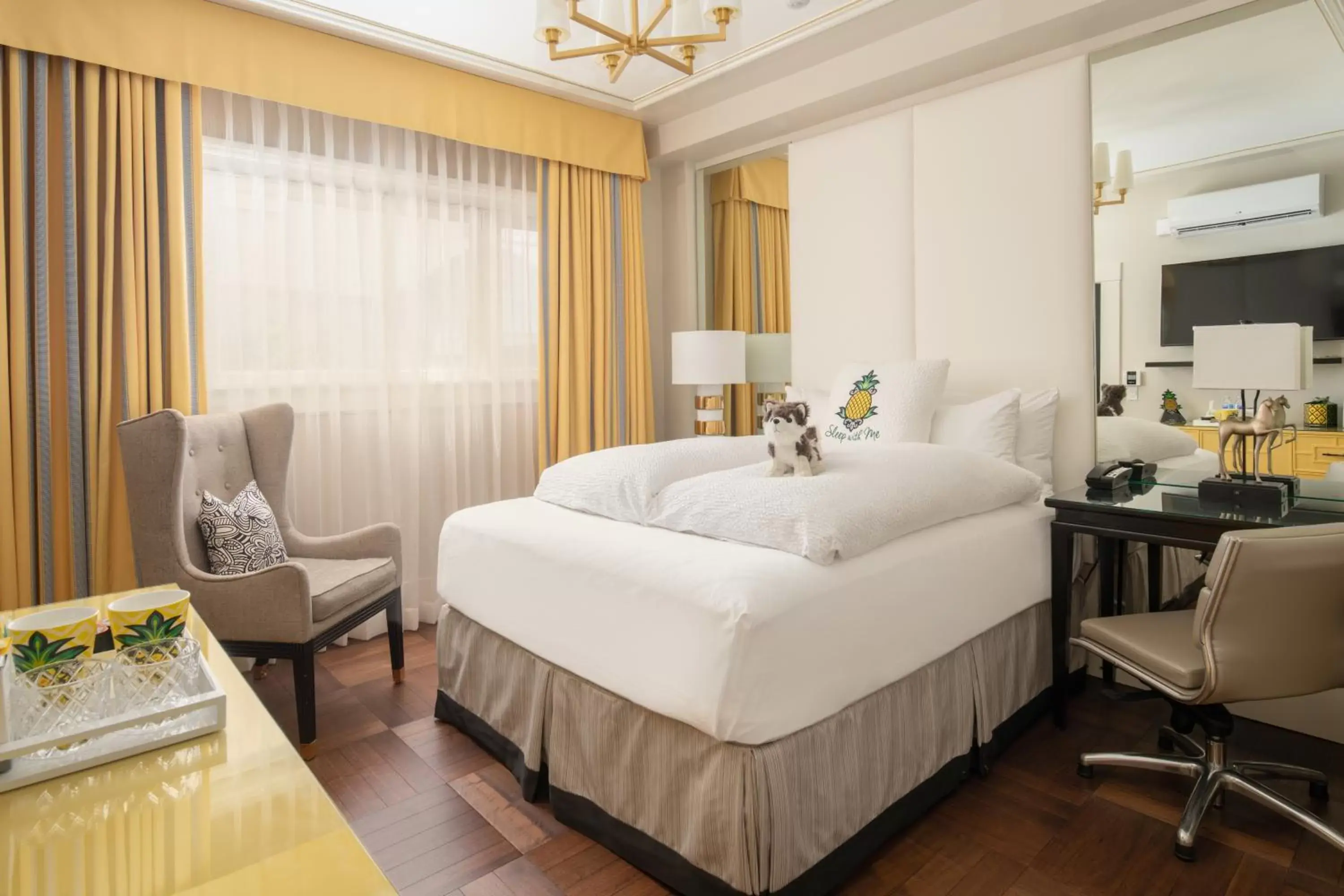 Bed in Staypineapple, An Elegant Hotel, Union Square Bed in Staypineapple, An Elegant Hotel, Union Square