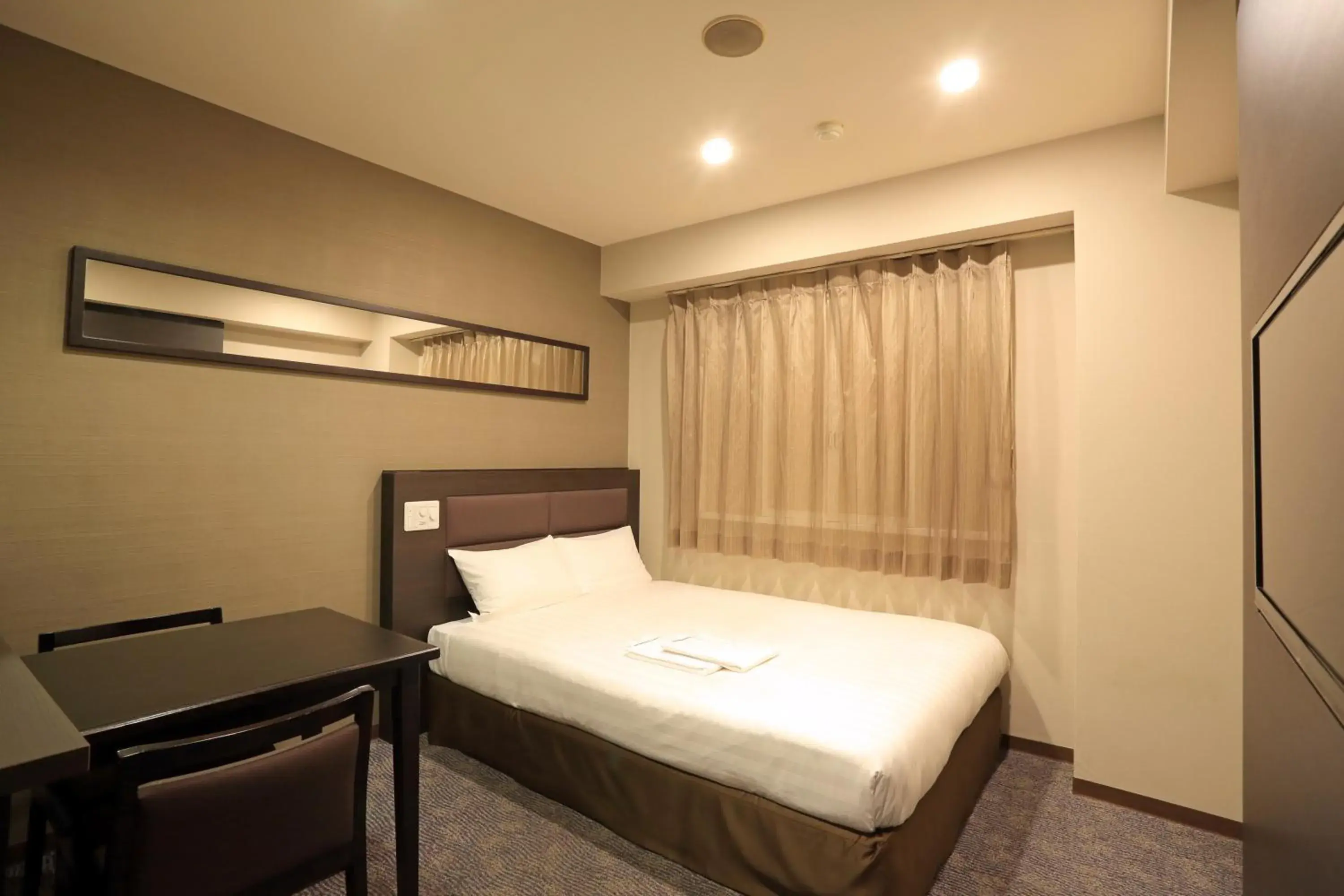 Bedroom, Bed in Smile Hotel Kawaguchi