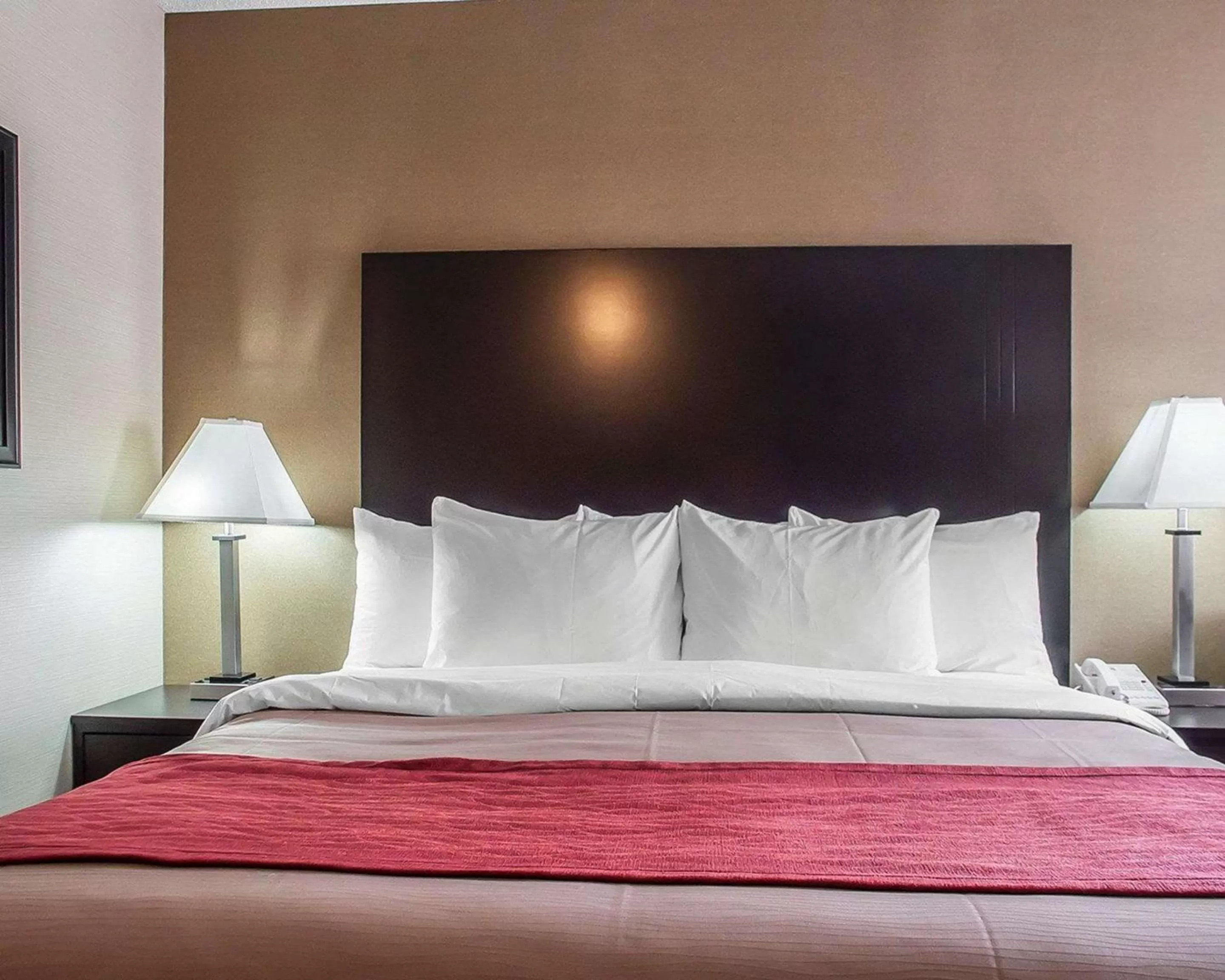 Photo of the whole room, Bed in Comfort Inn