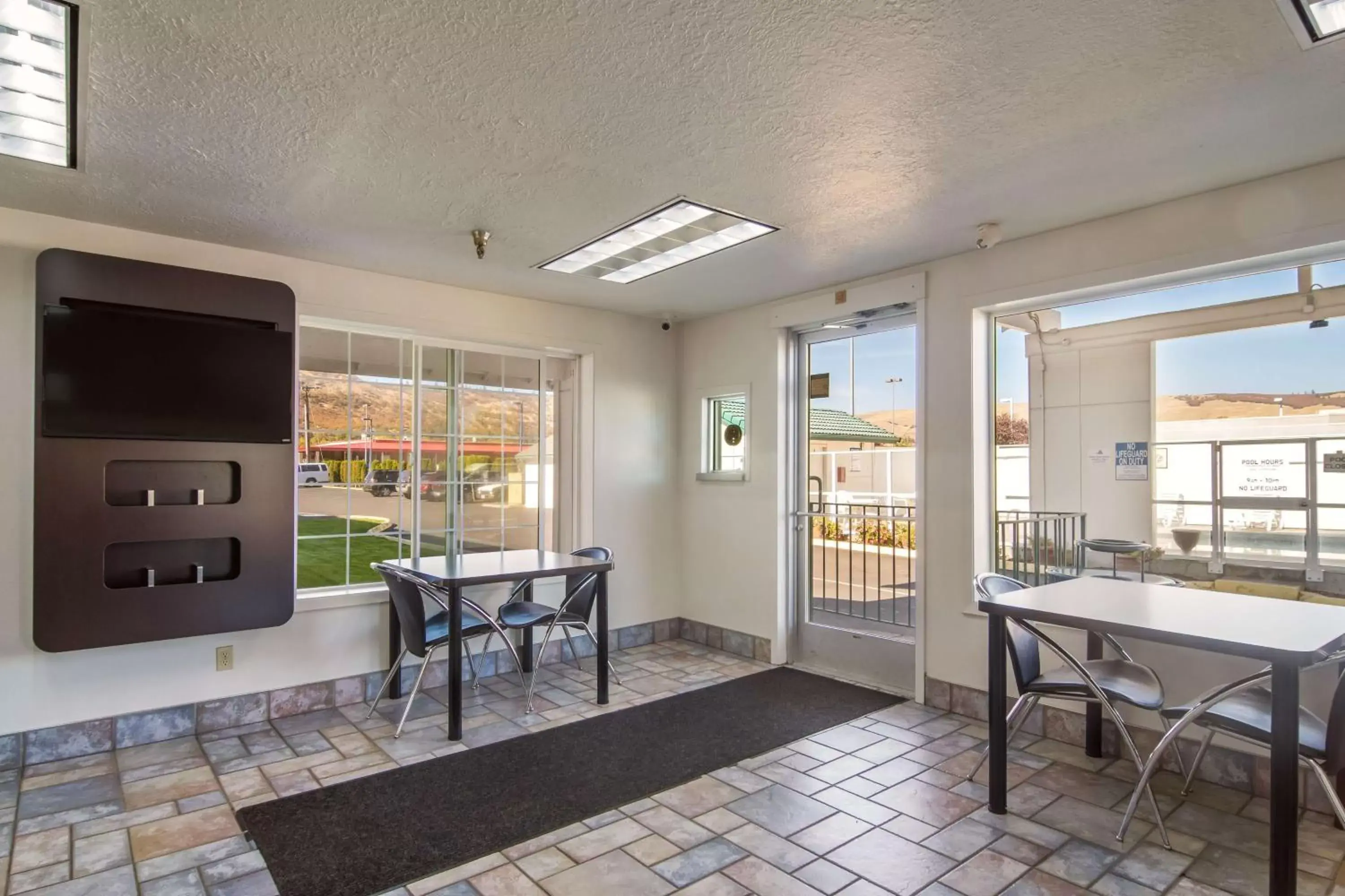 Lobby or reception in Motel 6-The Dalles, OR