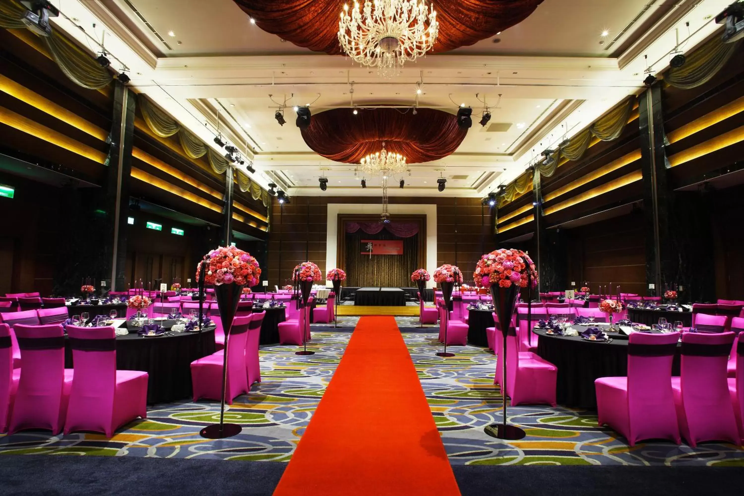 Banquet/Function facilities, Restaurant/Places to Eat in Grand Victoria Hotel