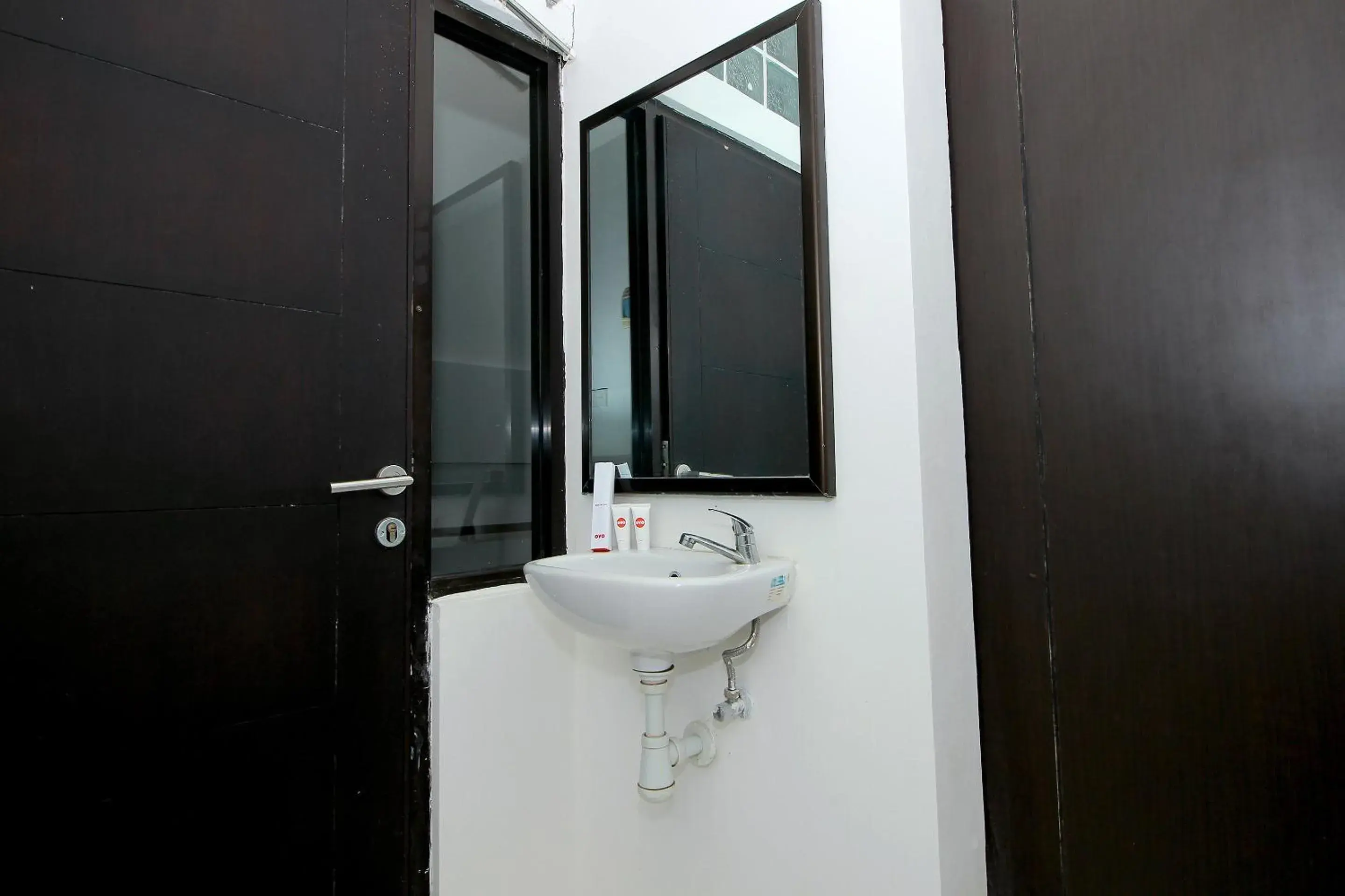 Bathroom in OYO 1678 Jati Exclusive Homestay