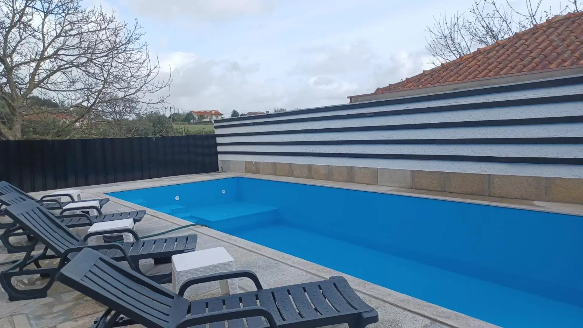 Swimming Pool in Leonchic - Guest House