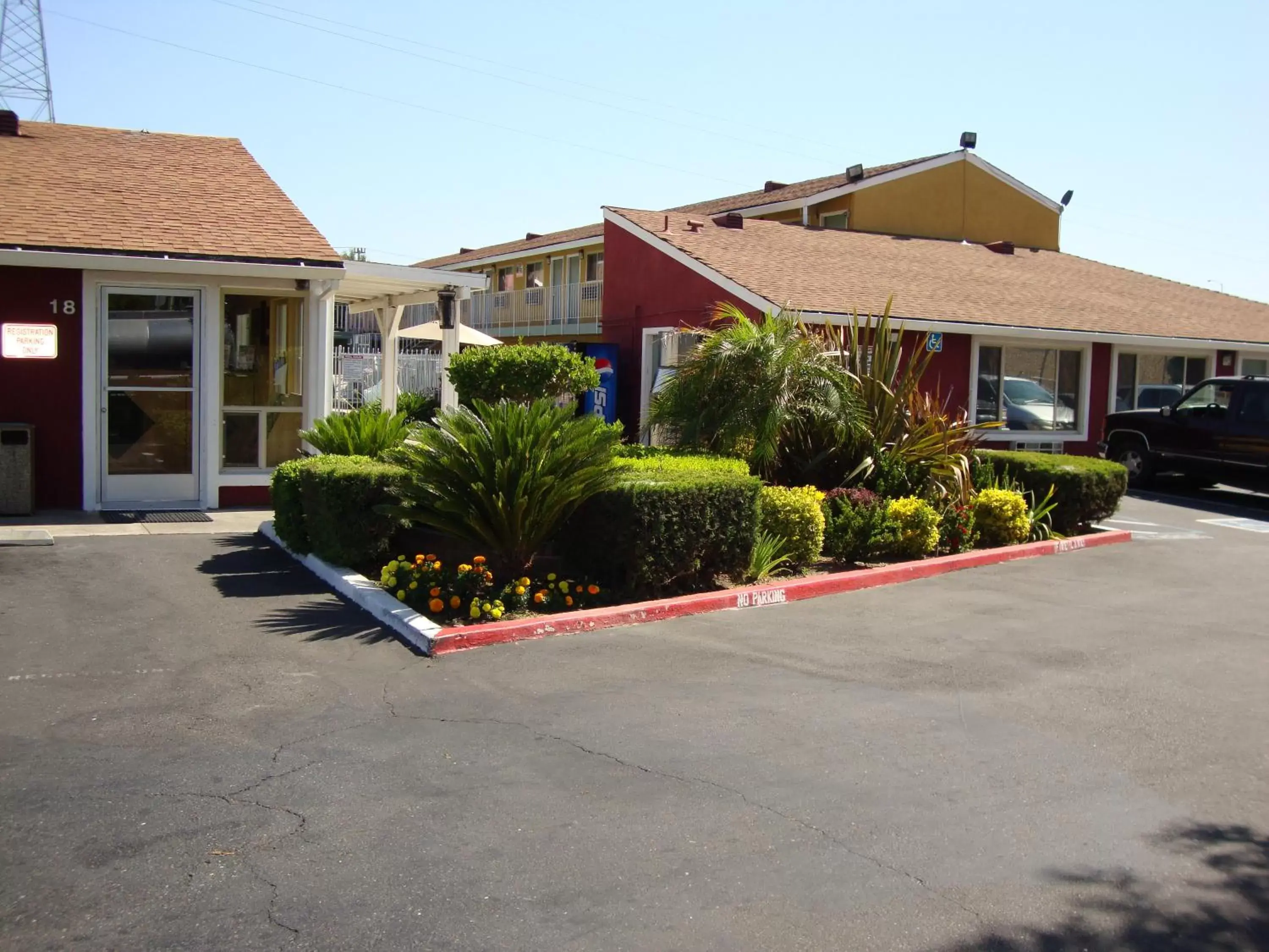 Property building in Oasis Inn Sacramento- Elk Grove Property building in Oasis Inn Sacramento- Elk Grove