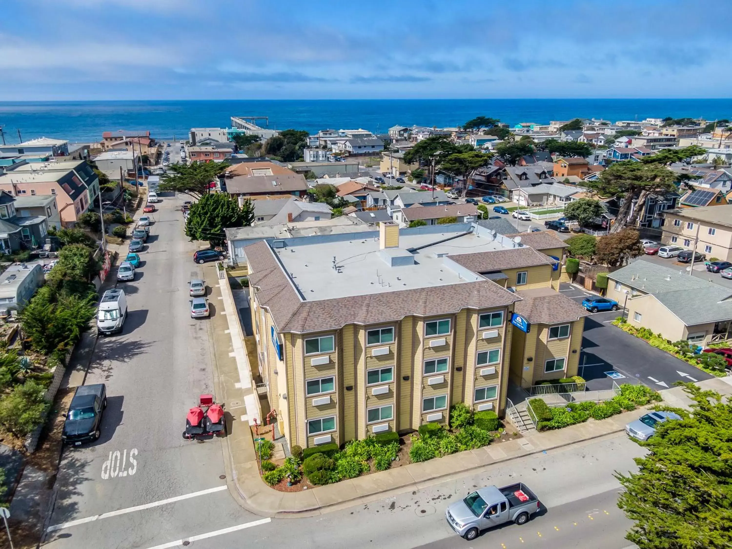 Street view in Americas Best Value Inn San Francisco/Pacifica