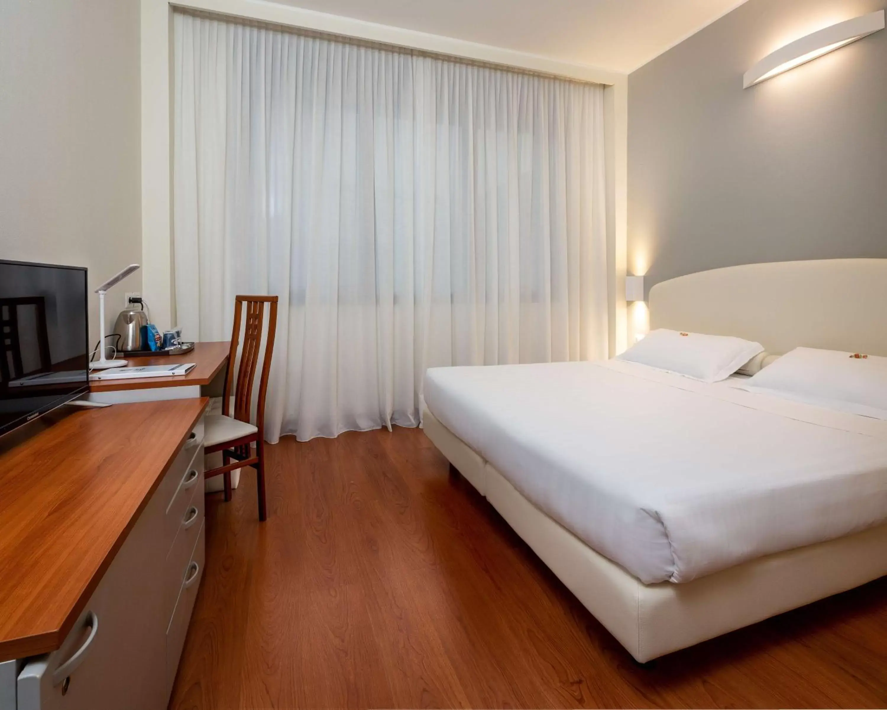 Photo of the whole room, Bed in Best Western Air Hotel Linate