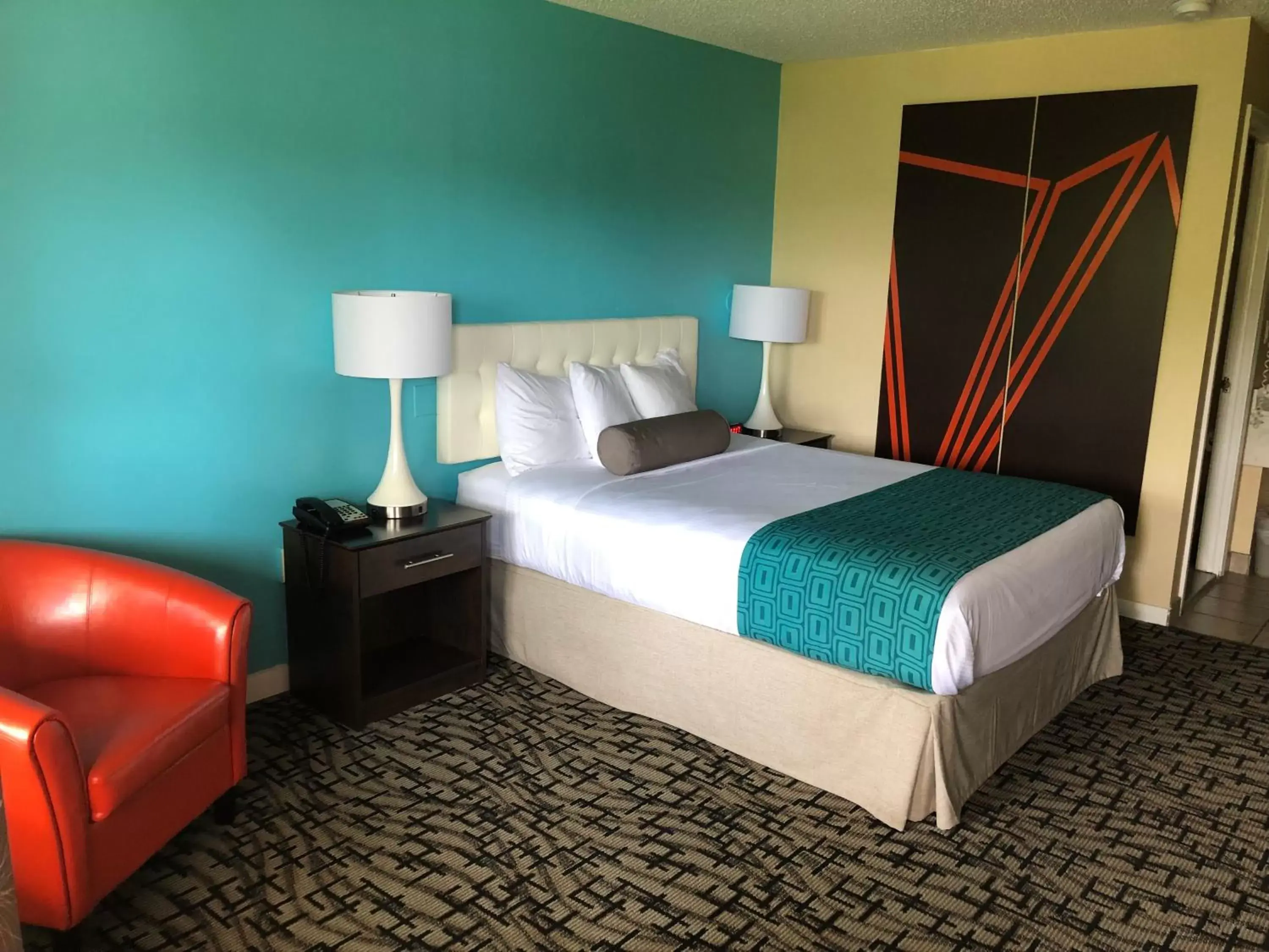 Bed in Howard Johnson by Wyndham Rocky Hill Bed in Howard Johnson by Wyndham Rocky Hill