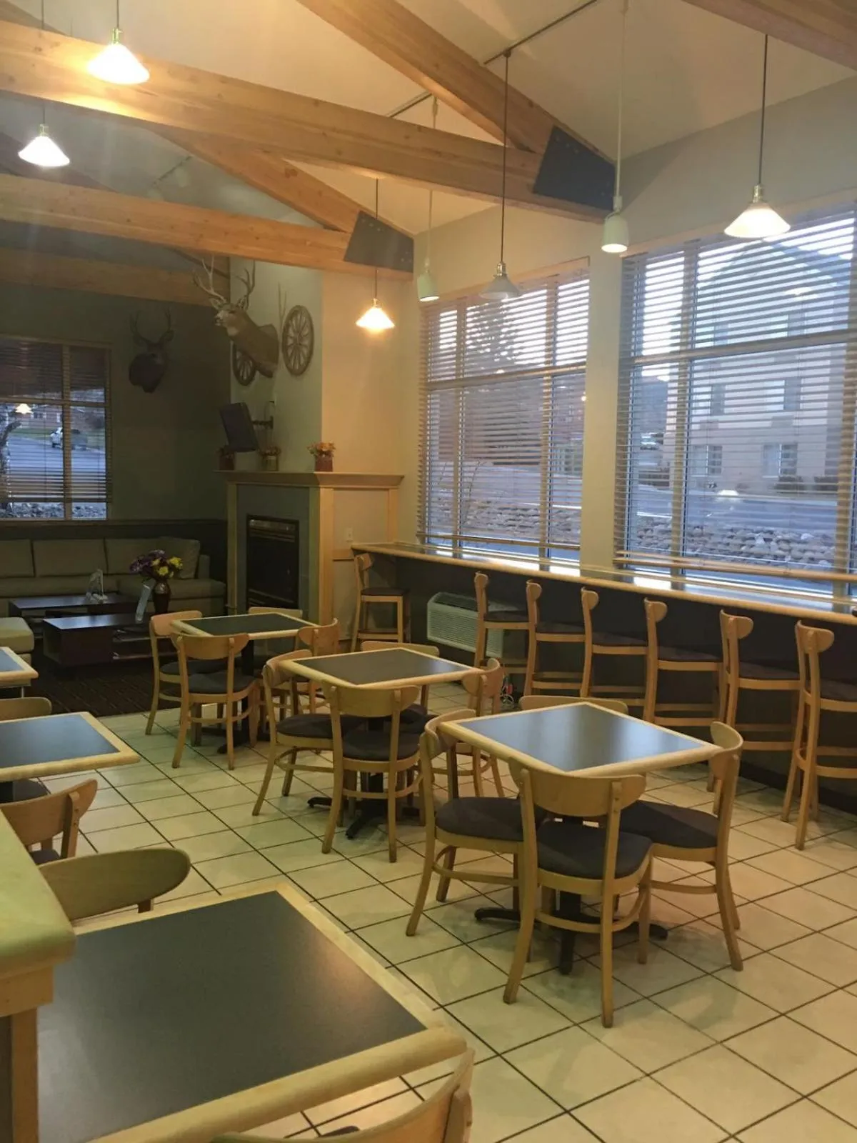 Seating area in Super 8 by Wyndham Helena