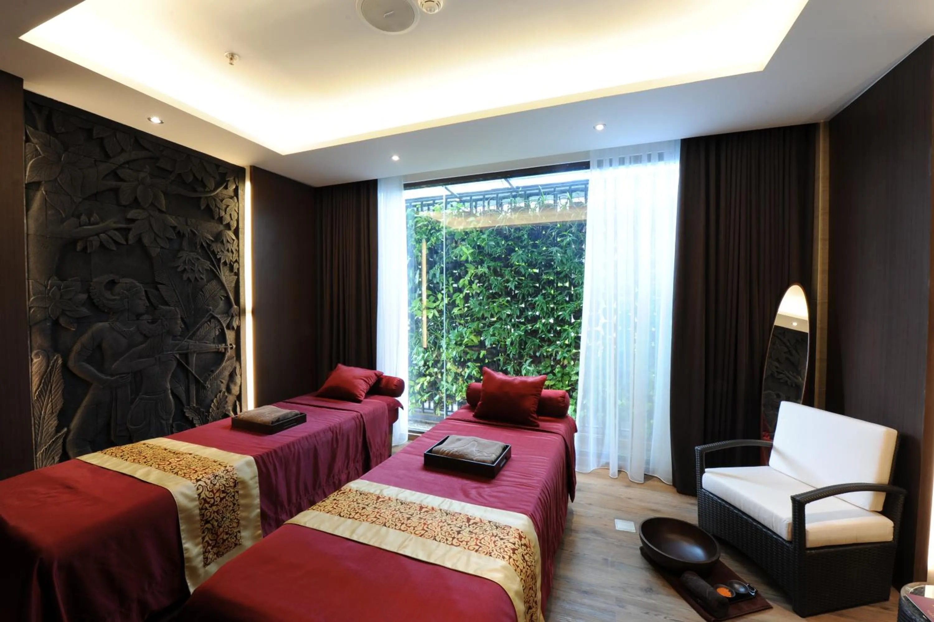 Massage, Bed in Hotel Borobudur Jakarta