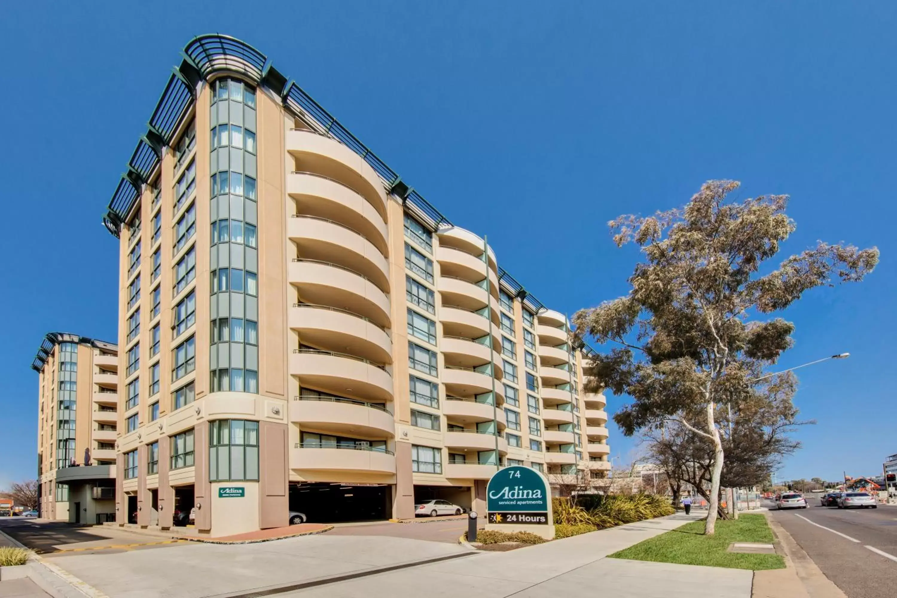 Facade/entrance, Property Building in Adina Serviced Apartments Canberra James Court