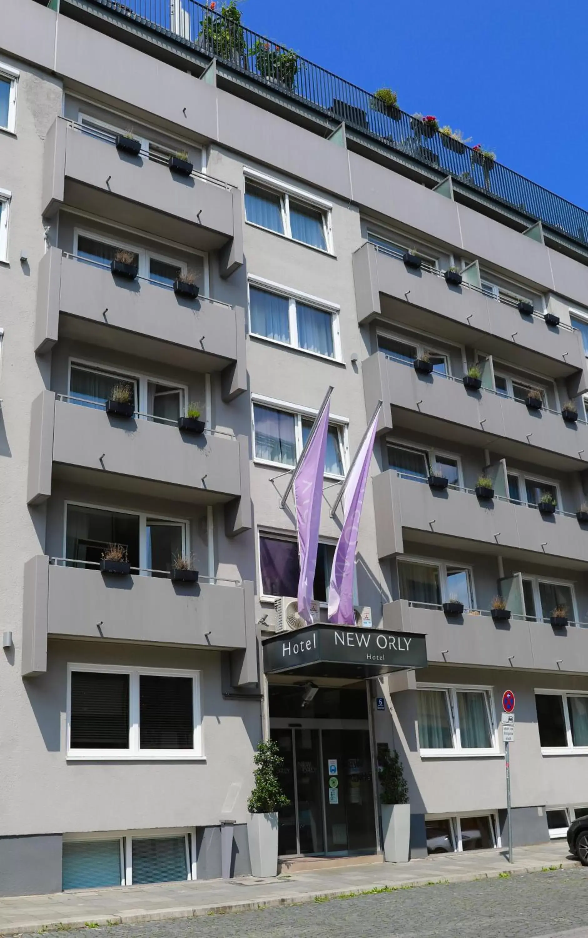 Property building in Hotel New Orly Property building in Hotel New Orly