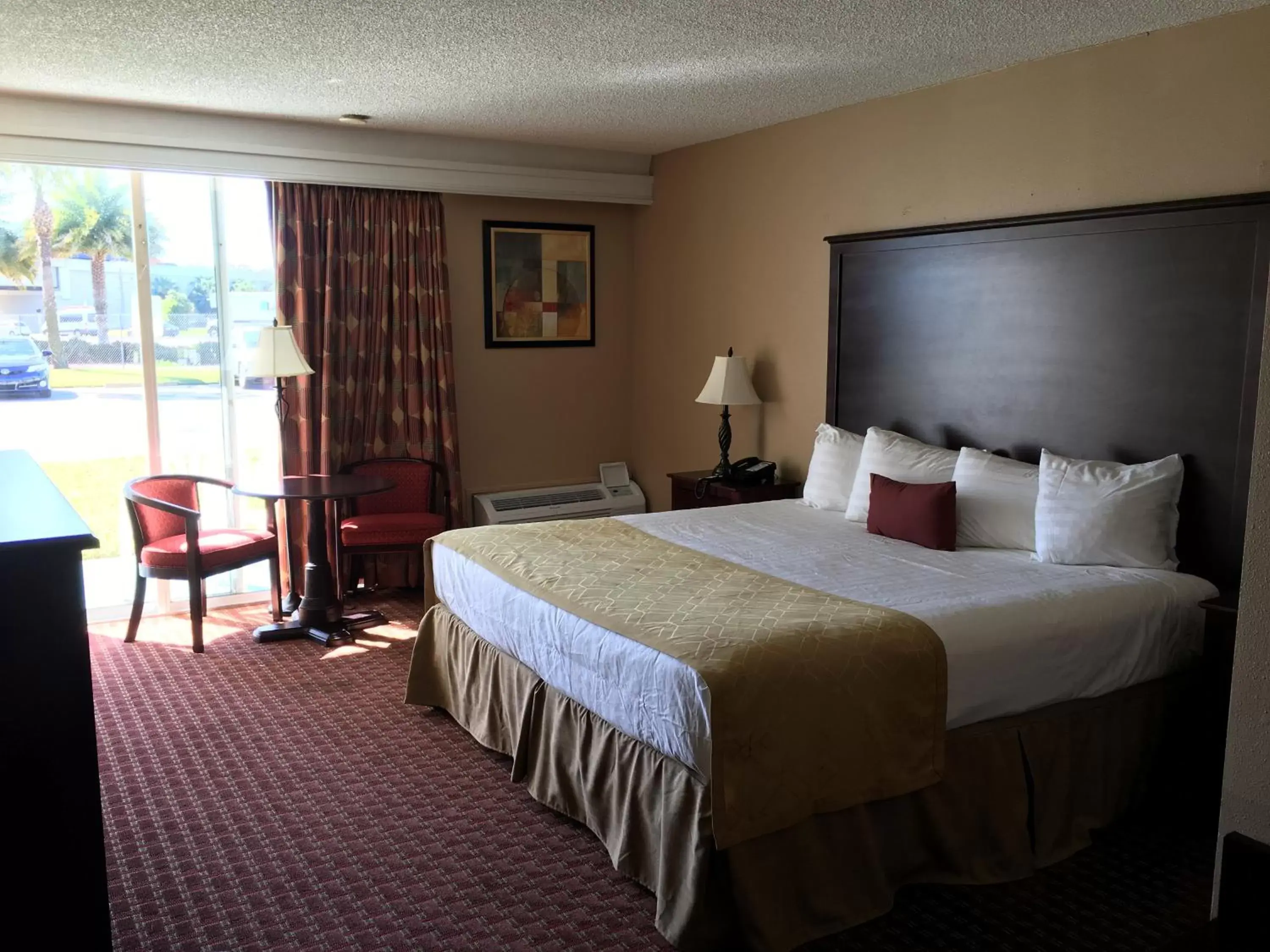 Photo of the whole room, Bed in Travelodge by Wyndham Lakeland