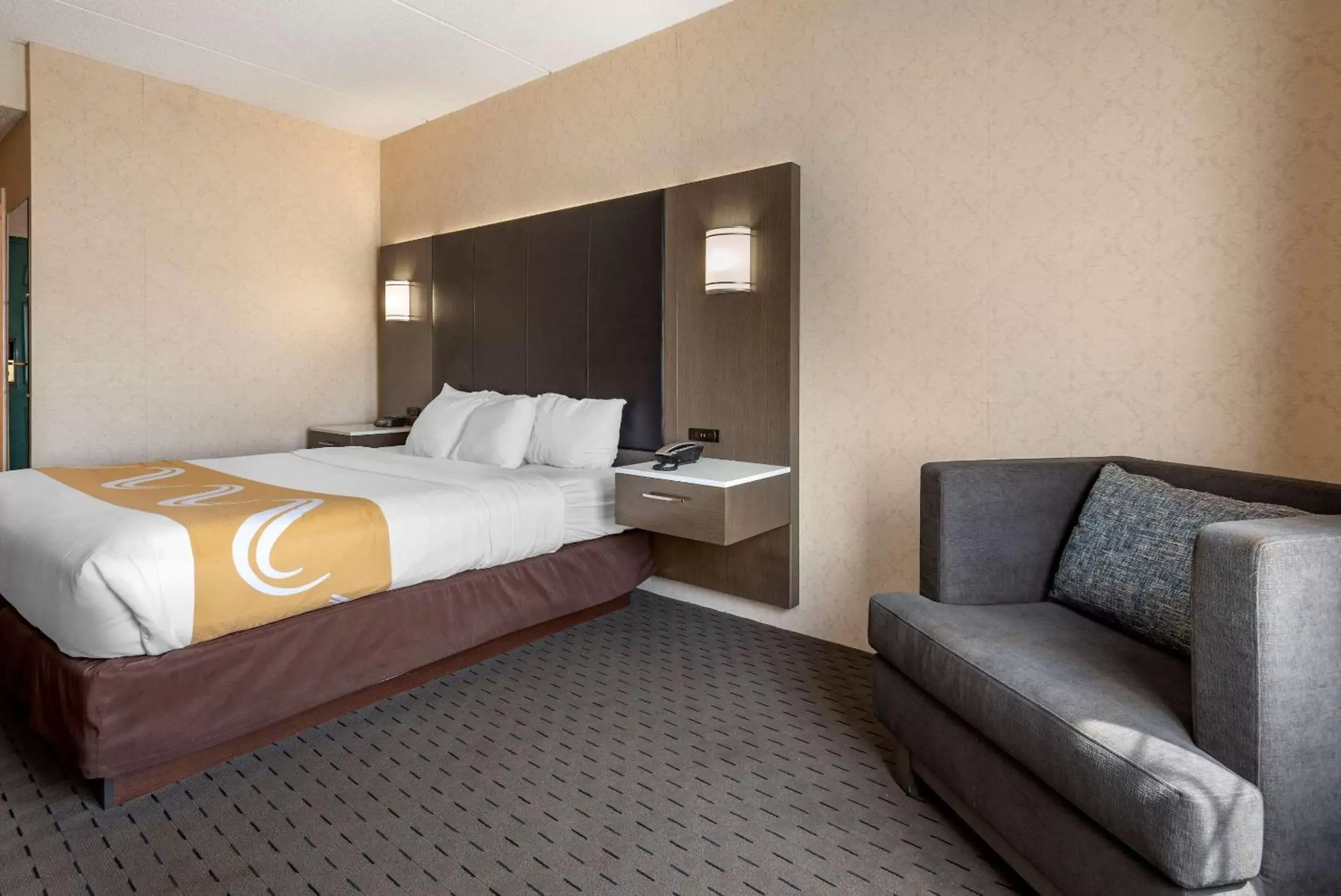 Bedroom, Bed in Quality Inn Montgomeryville-Philadelphia