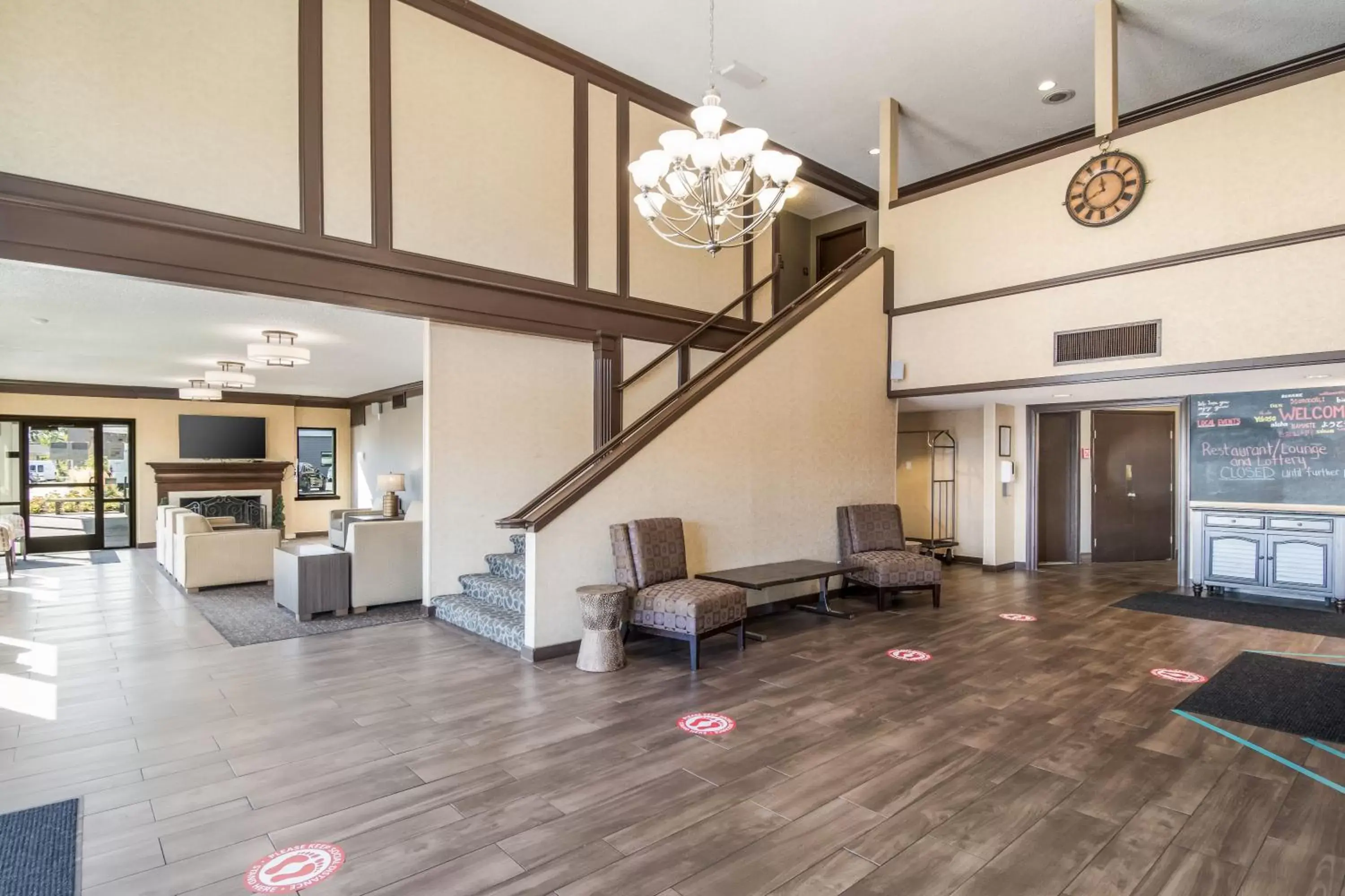 Lobby/Reception in Red Lion Hotel Portland Airport