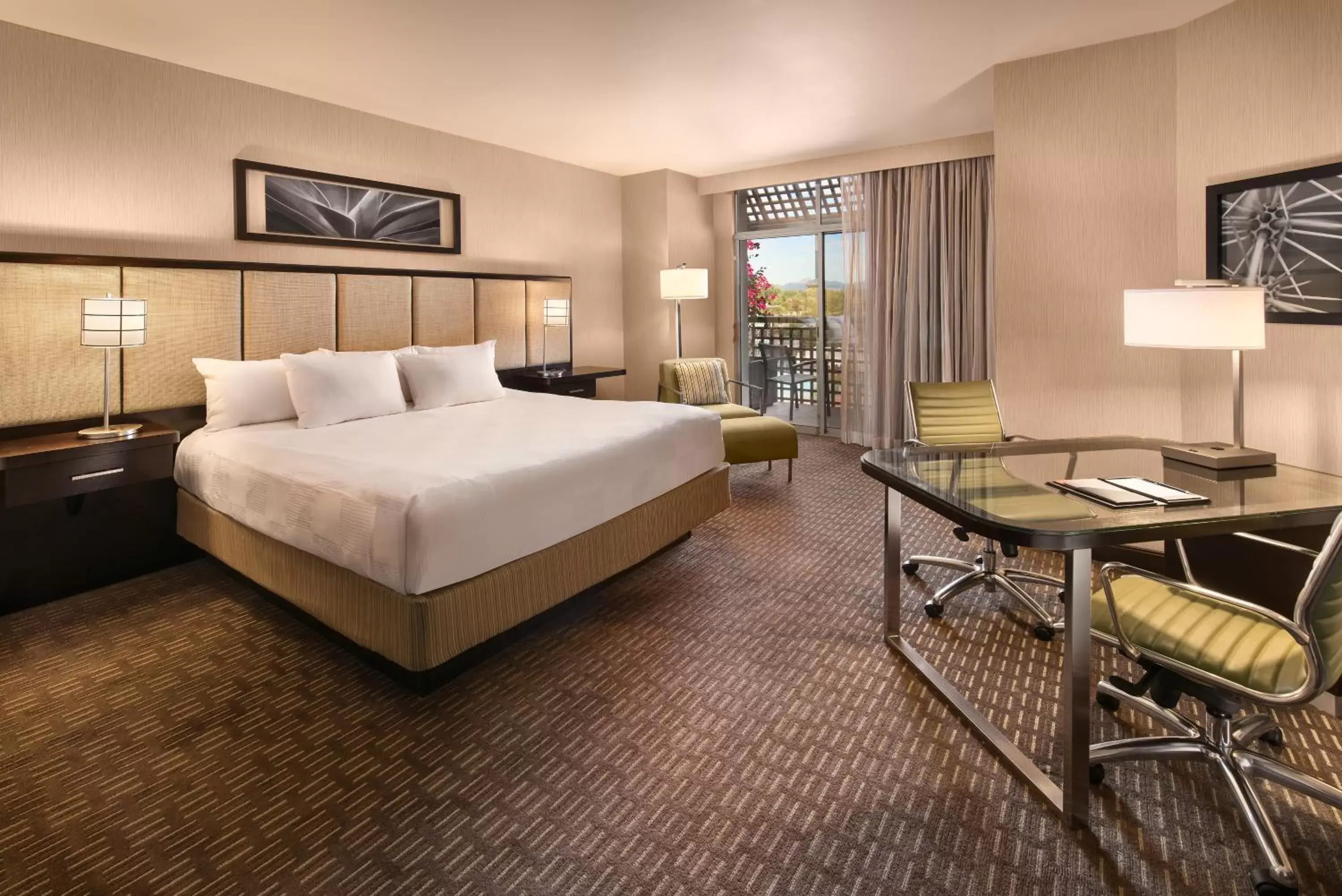 King Room with Accessible Tub - Disability Access in Hyatt Regency Scottsdale Resort and Spa
