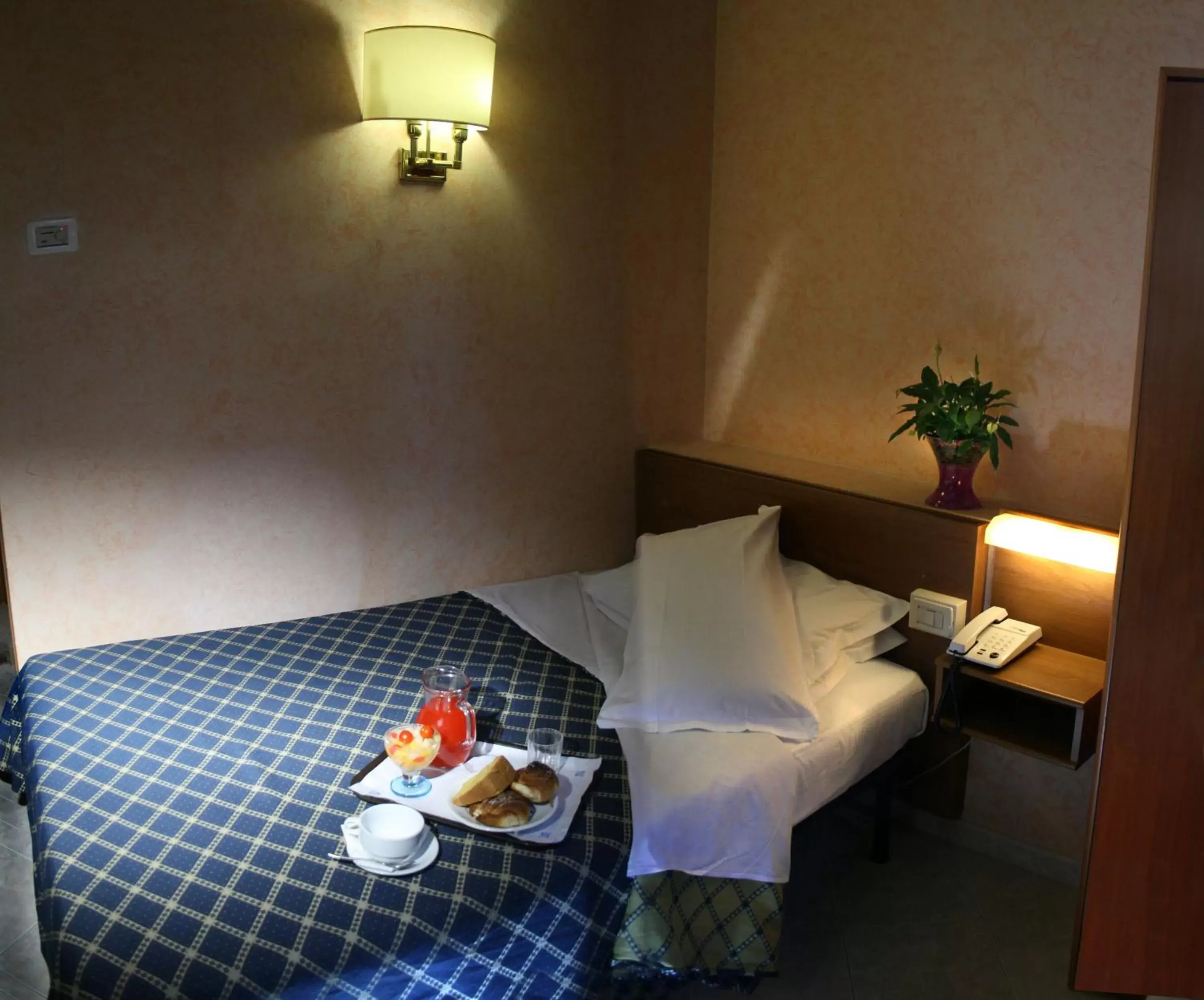 Photo of the whole room, Bed in Hotel Delle Muse