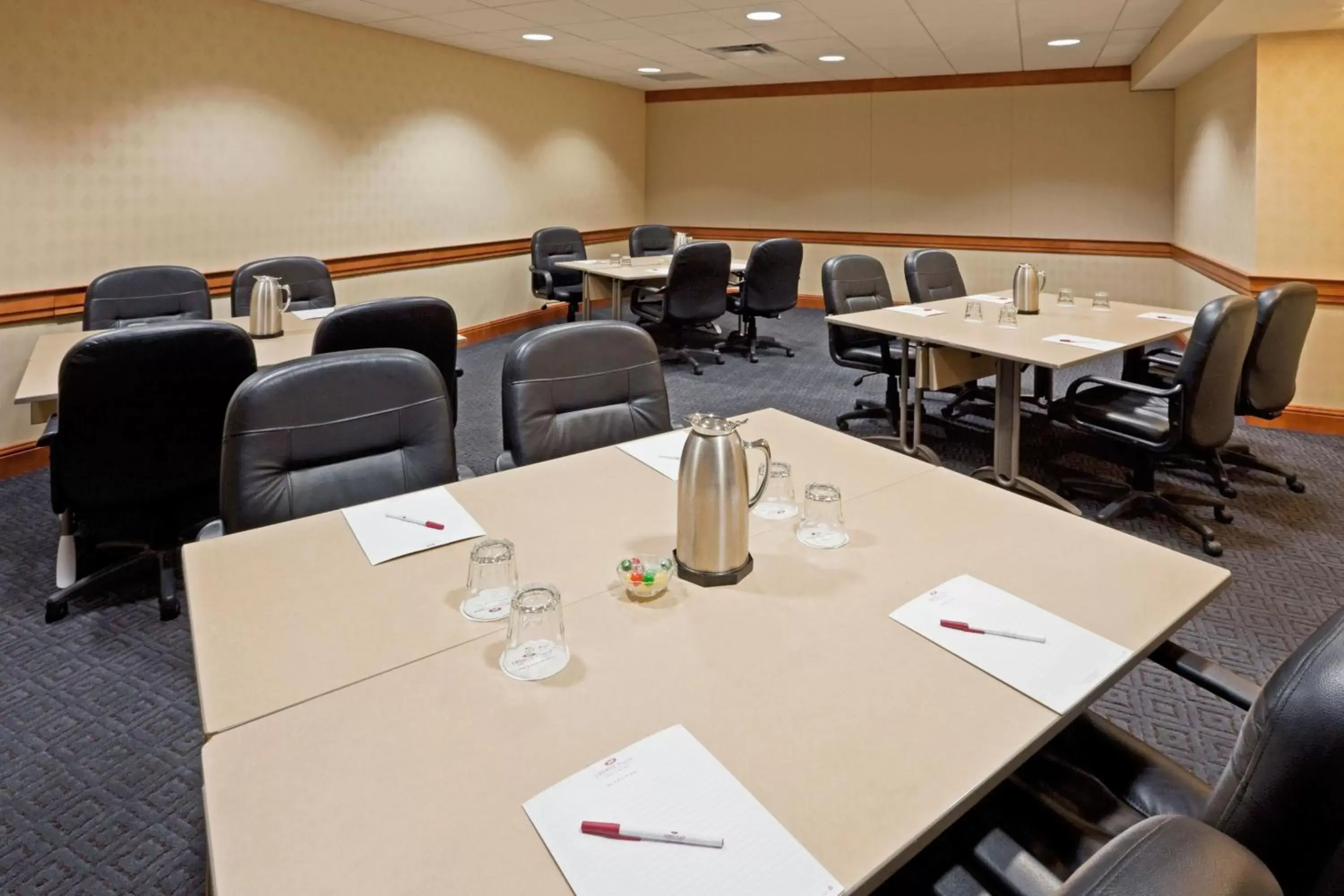 Meeting/conference room, Business Area/Conference Room in Crowne Plaza Hotel Philadelphia - King of Prussia, an IHG Hotel