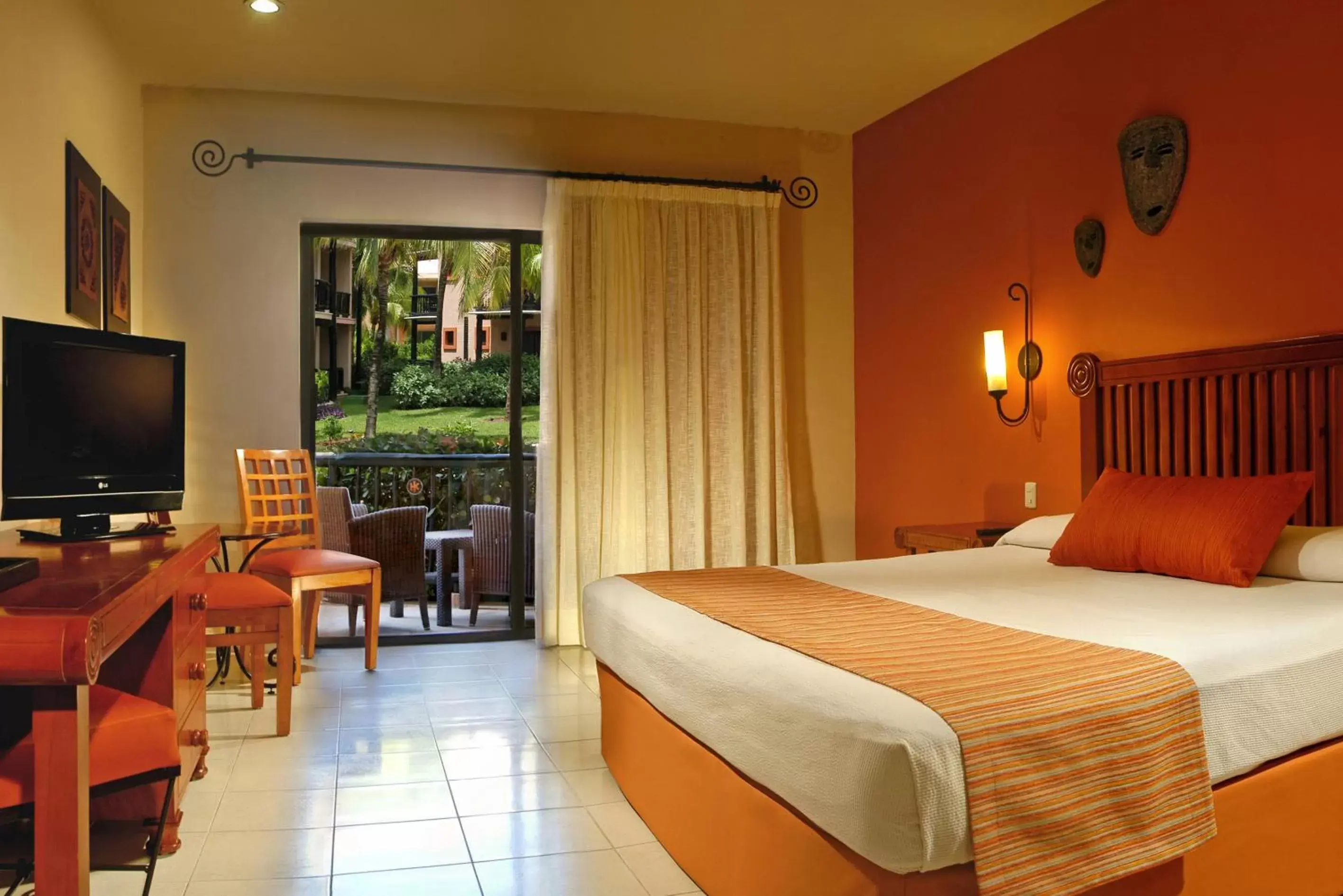 Bed in Catalonia Riviera Maya Resort & Spa- All Inclusive