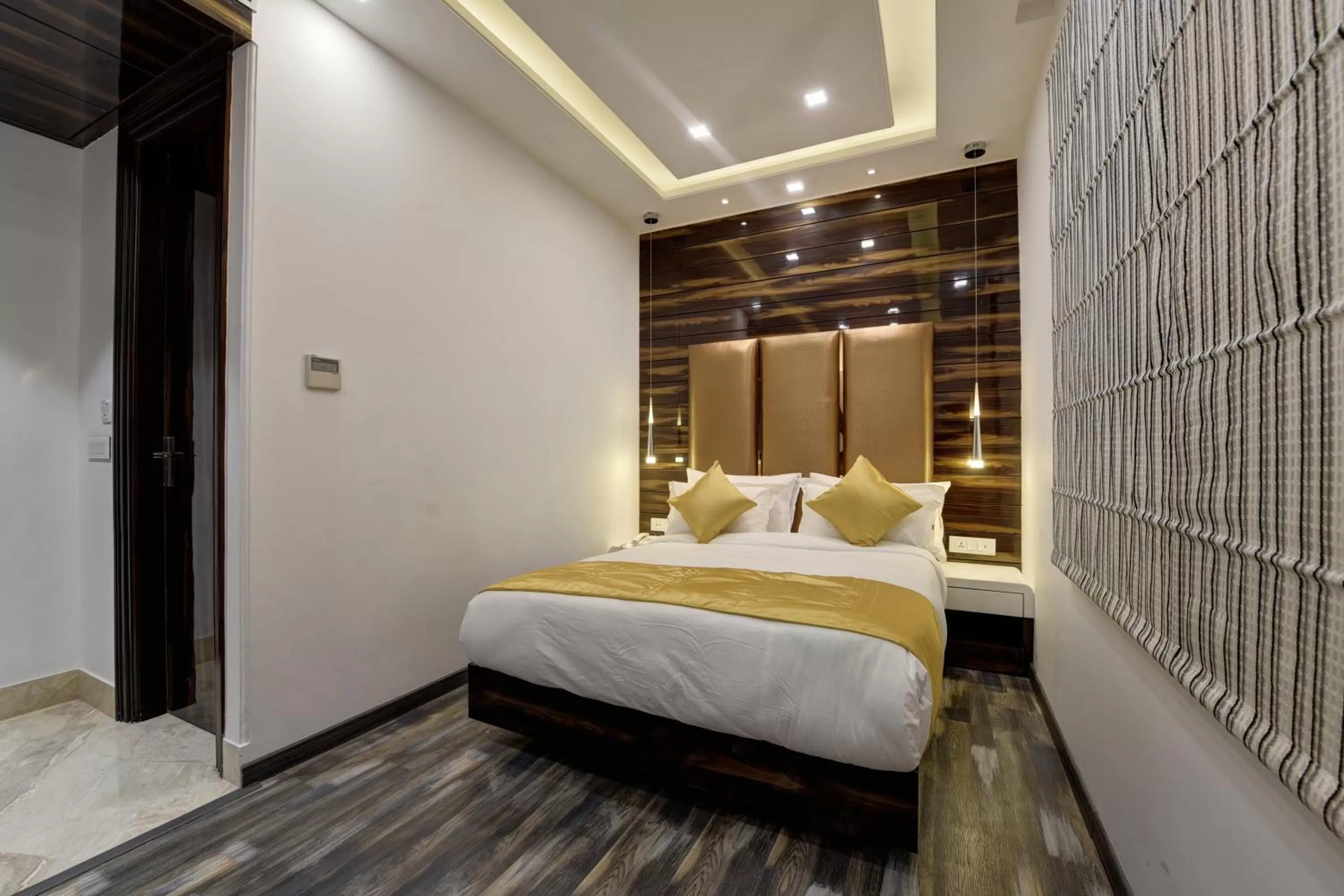 Bedroom, Bed in GOLDEN TREE