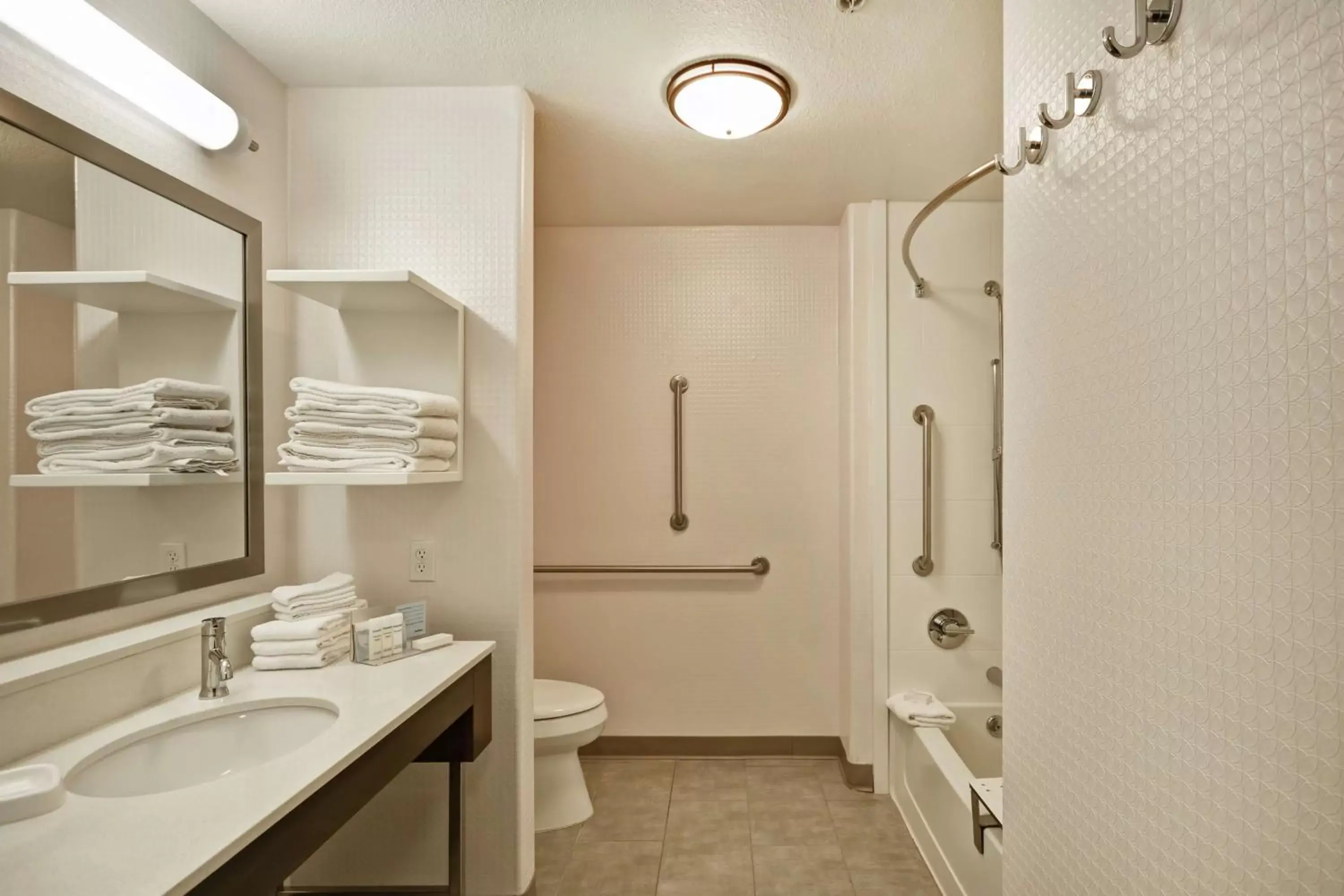 Bathroom in Hampton Inn & Suites Yuma
