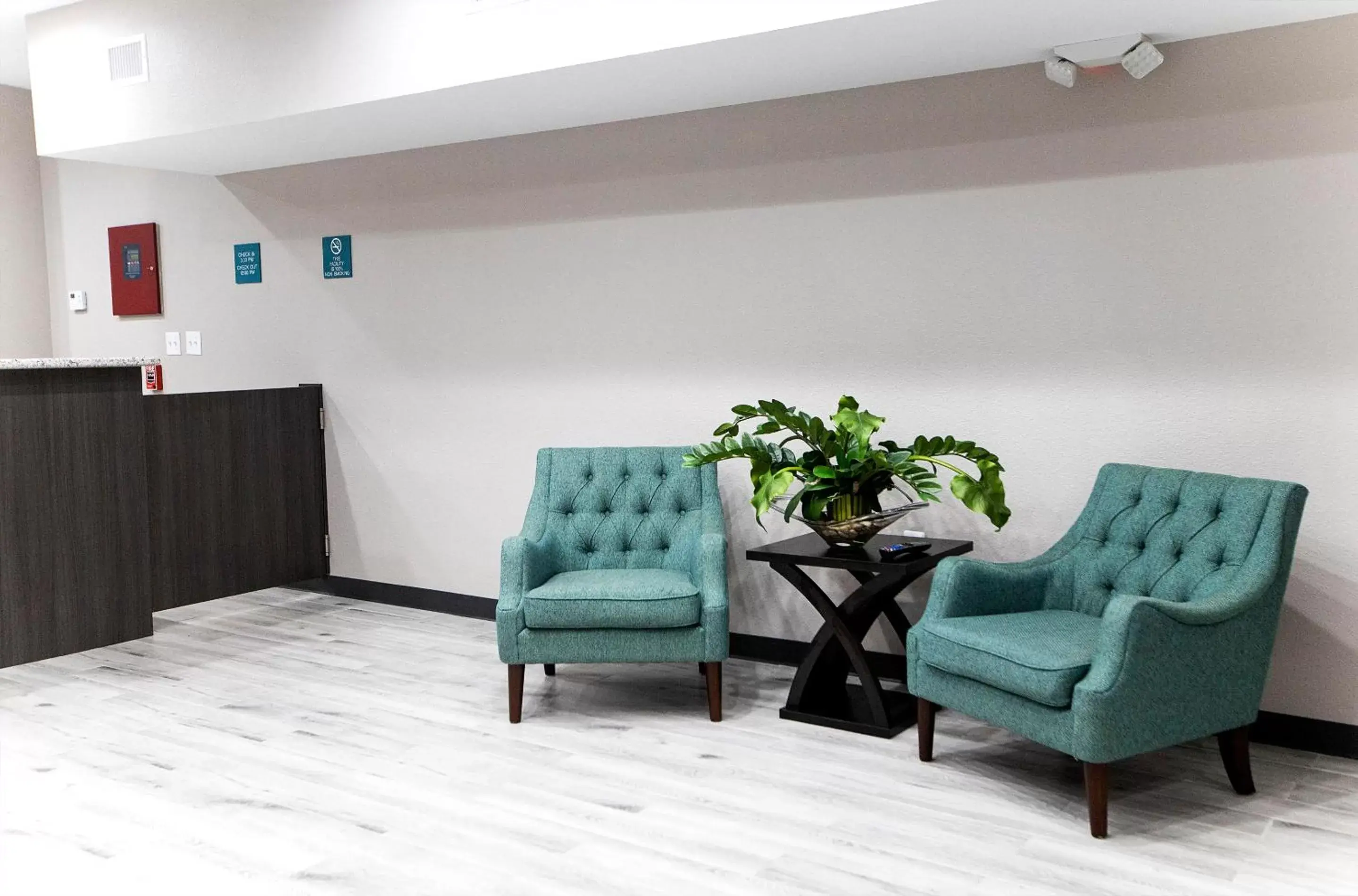 Lobby or reception, Seating Area in Express Inn