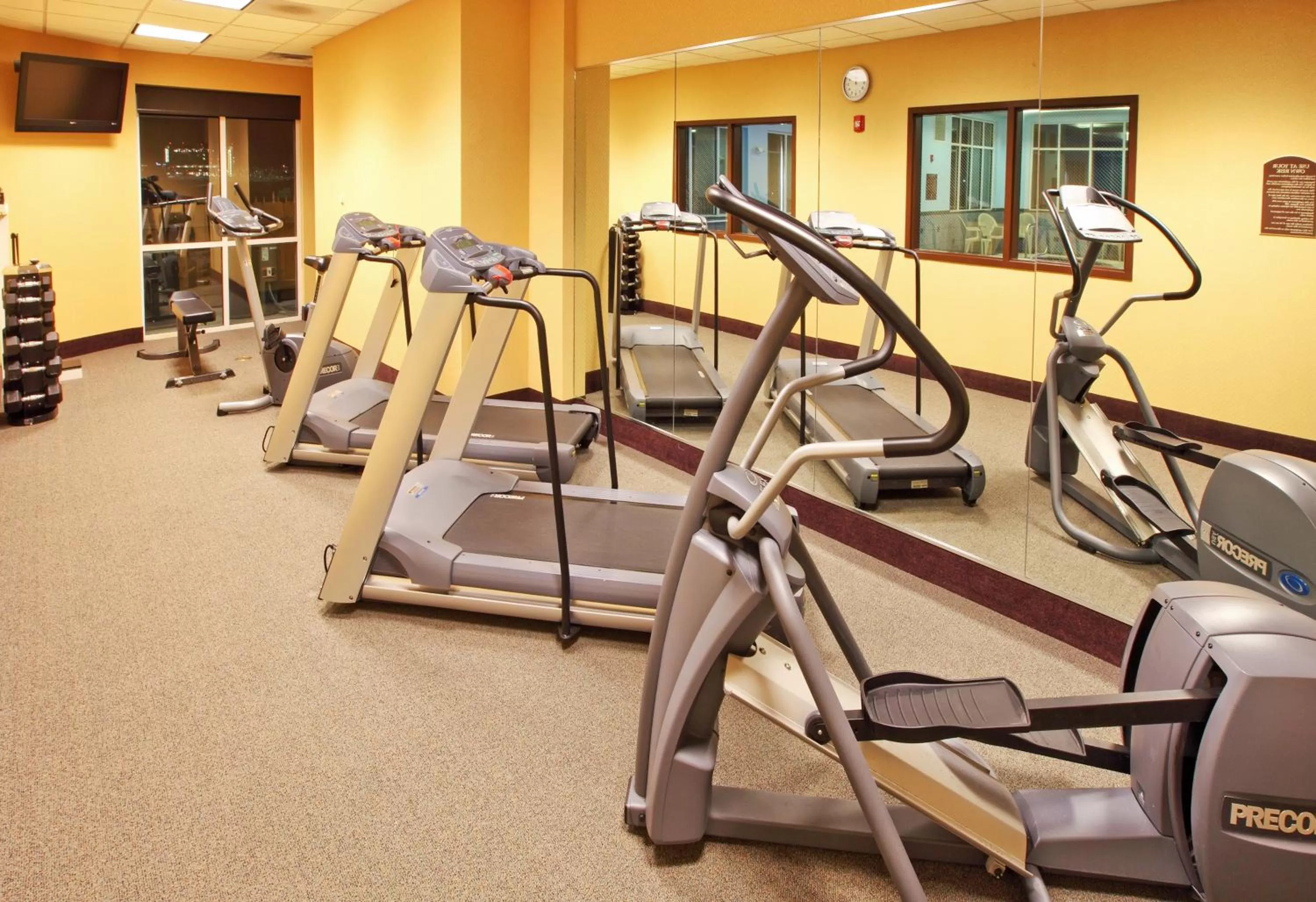 Fitness centre/facilities in Hyatt House Bentonville Rogers