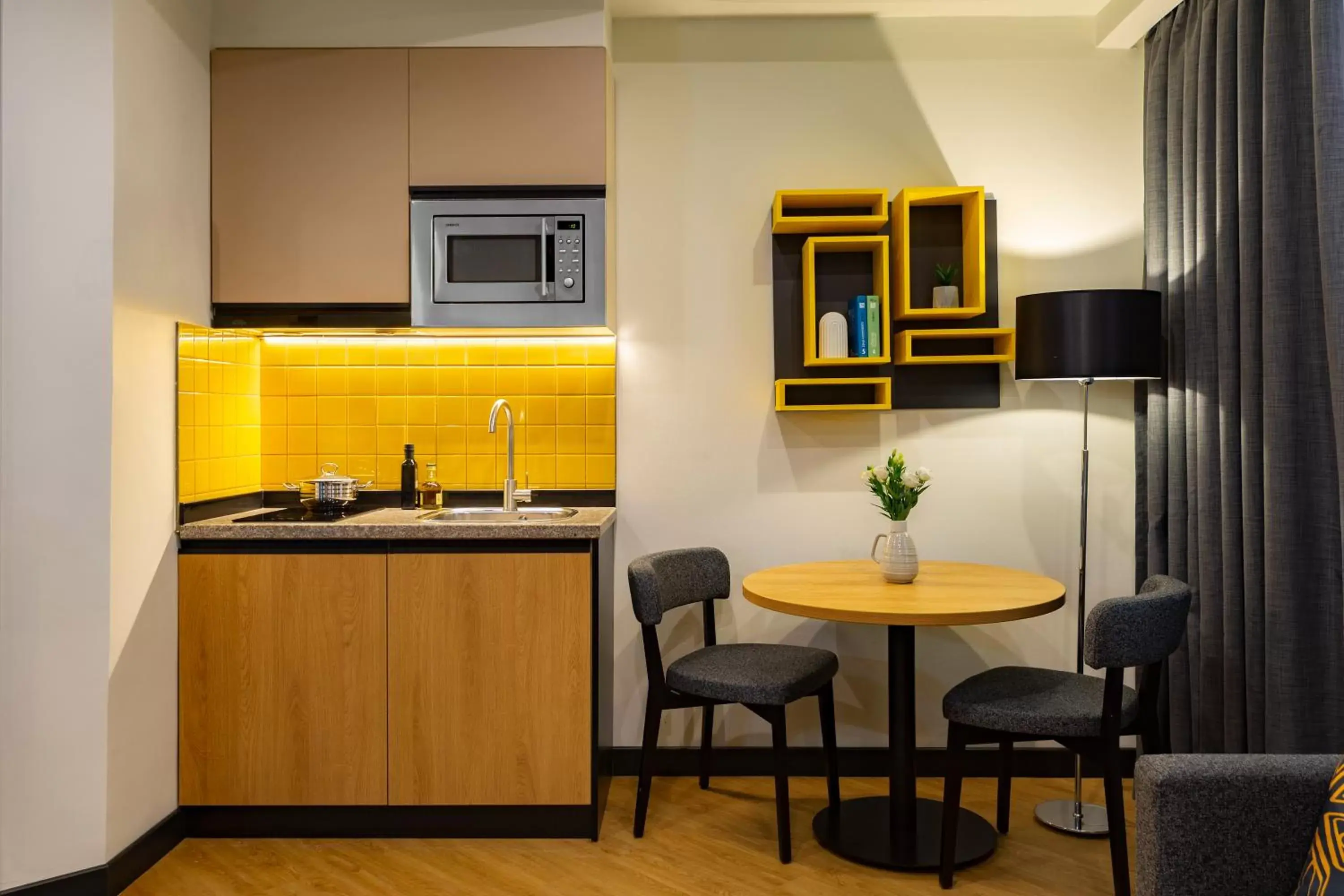 Dining area, Kitchen/Kitchenette in Citadines City Centre Tbilisi Apart`hotel