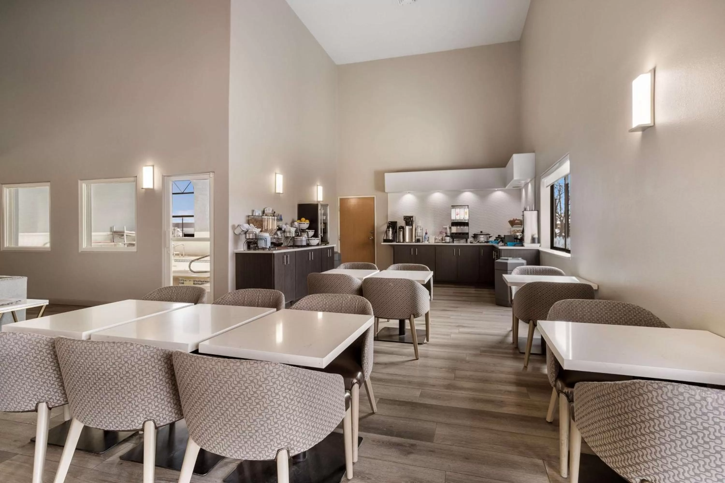 Breakfast in SureStay Hotel by Best Western Grants