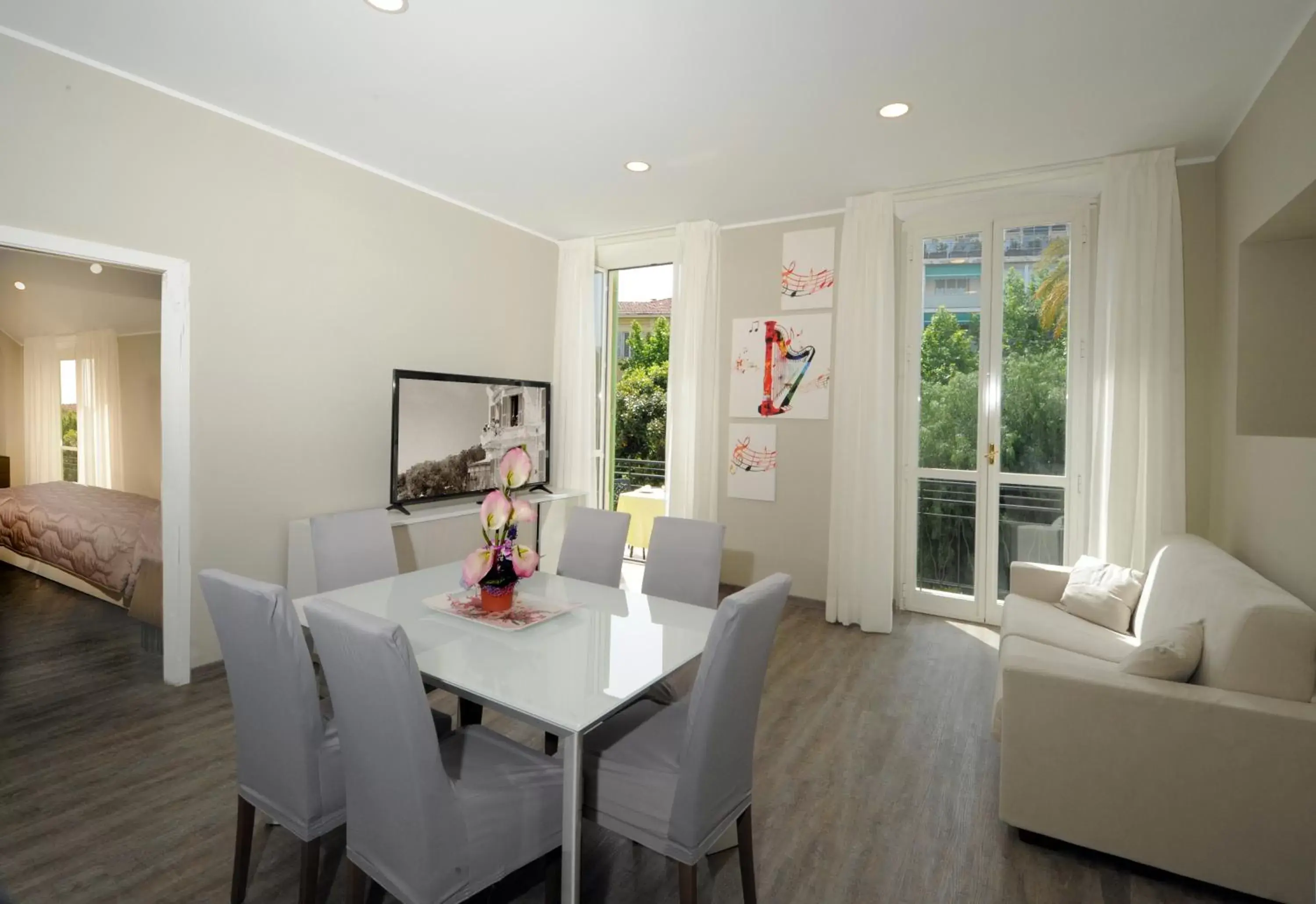 King Suite with Balcony in Hotel Alexander & Spa King Suite with Balcony in Hotel Alexander & Spa