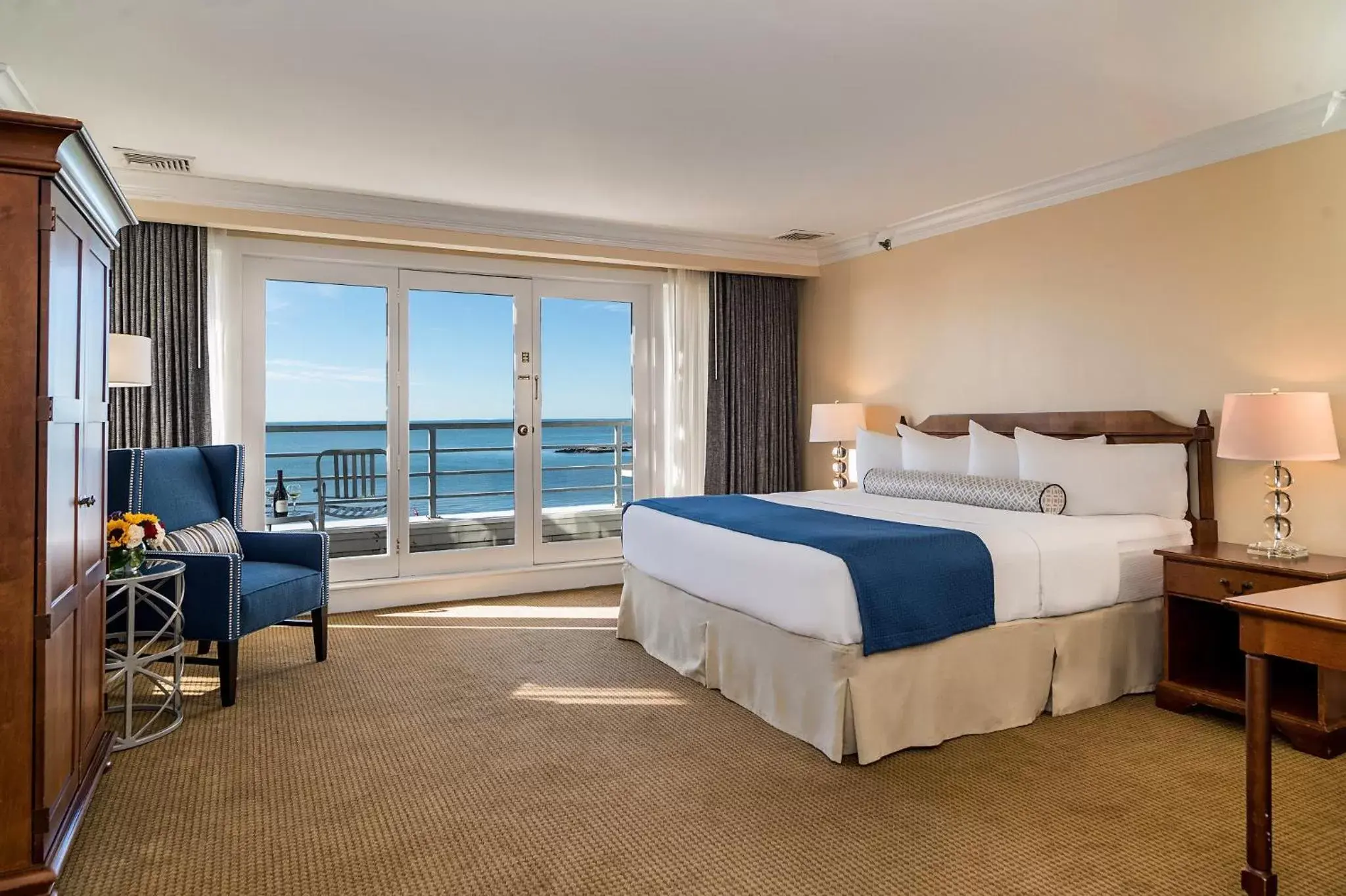 Bed in Water's Edge Resort & Spa Bed in Water's Edge Resort & Spa