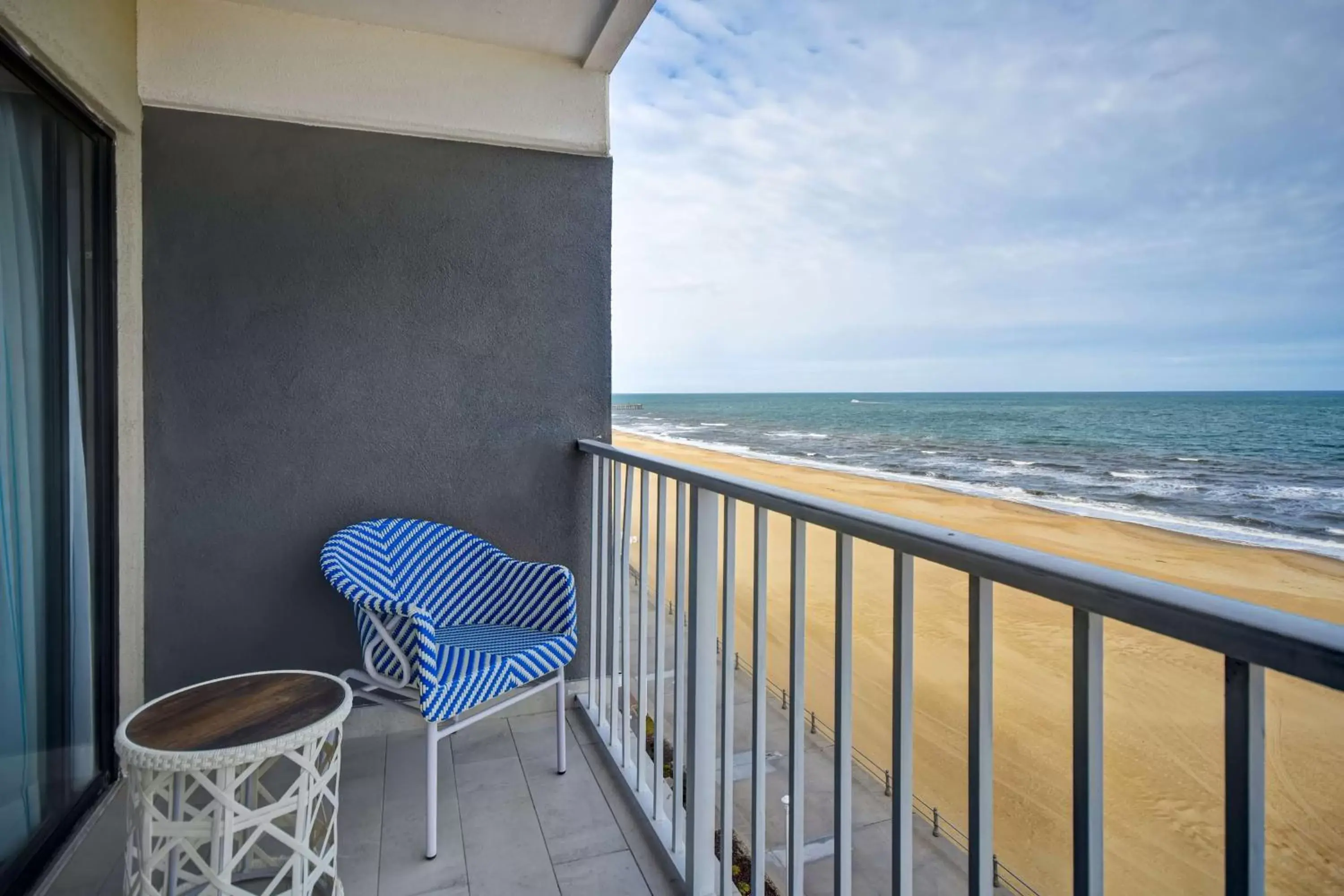 View (from property/room), Balcony/Terrace in DoubleTree by Hilton Oceanfront Virginia Beach