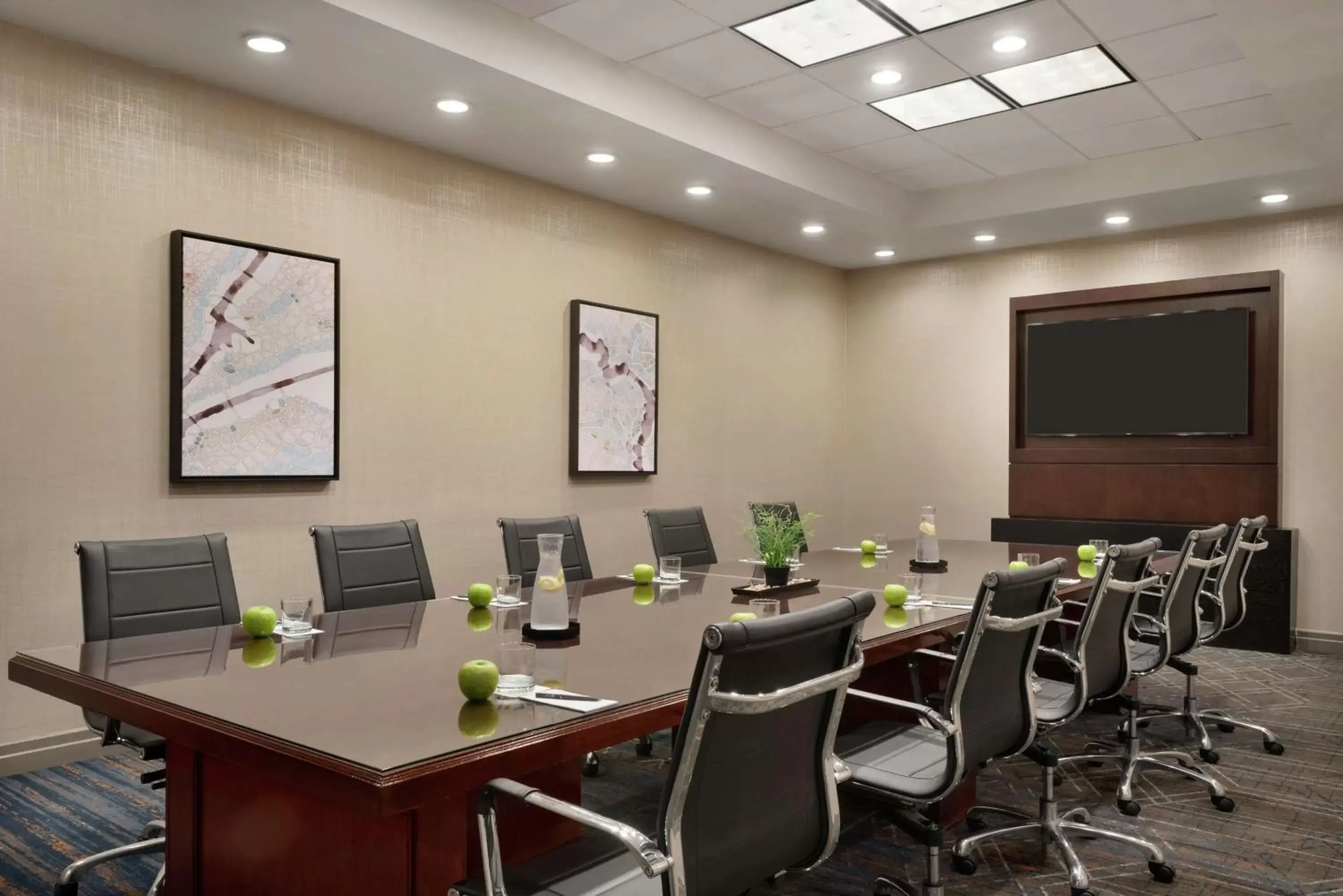 Meeting/conference room in Embassy Suites Cincinnati - RiverCenter