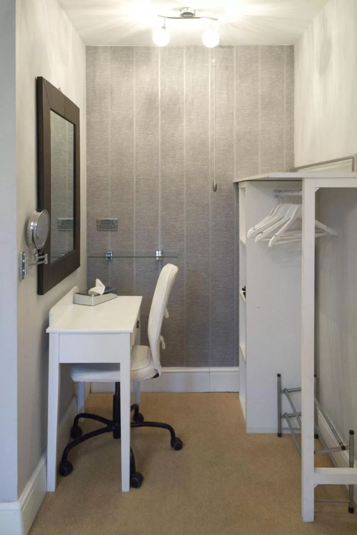 The Cambridge Guest House by Tas