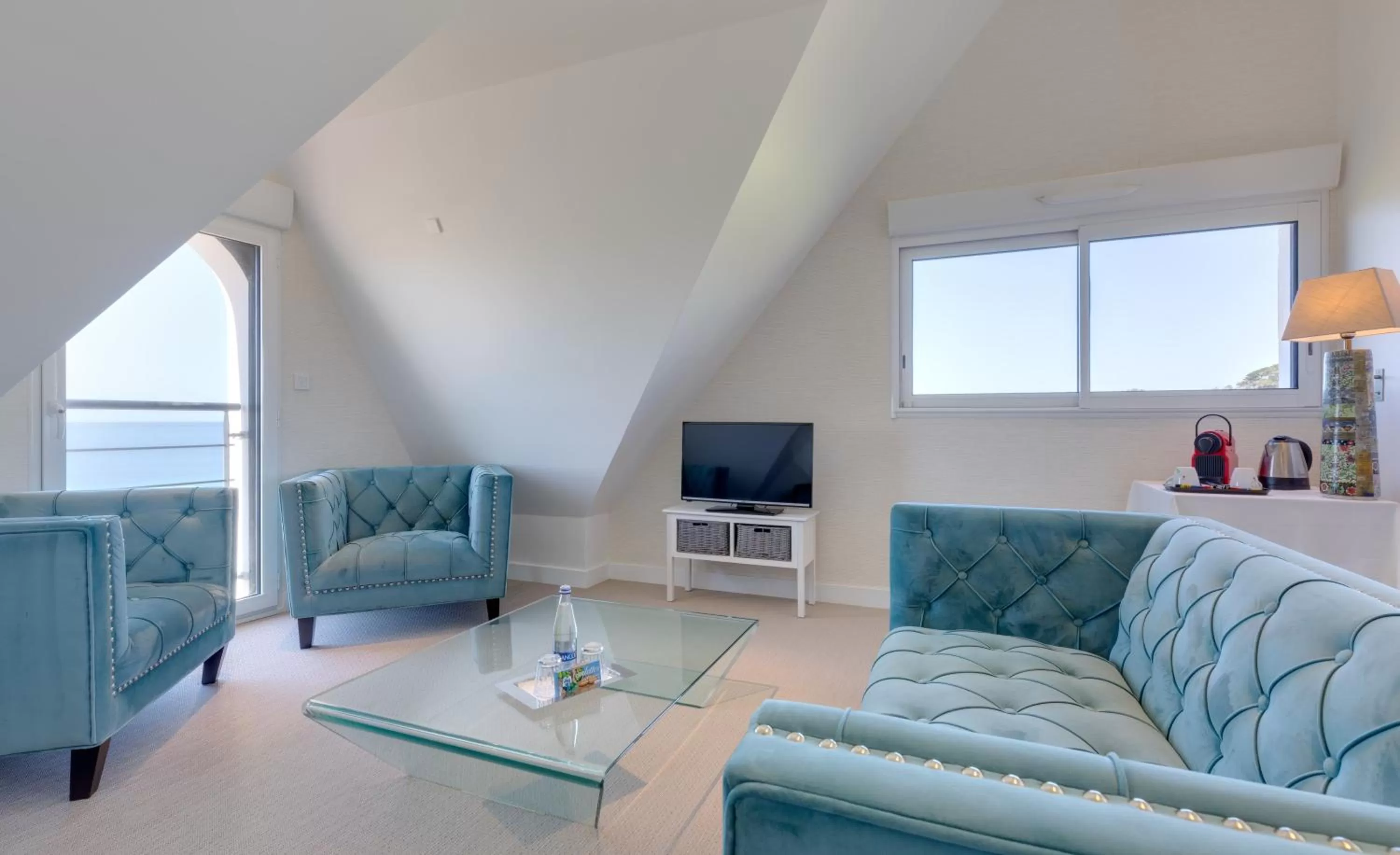 Living room, Seating Area in Ar Men Du, Hôtel 3 Etoiles Restaurant Gastronomique Durable