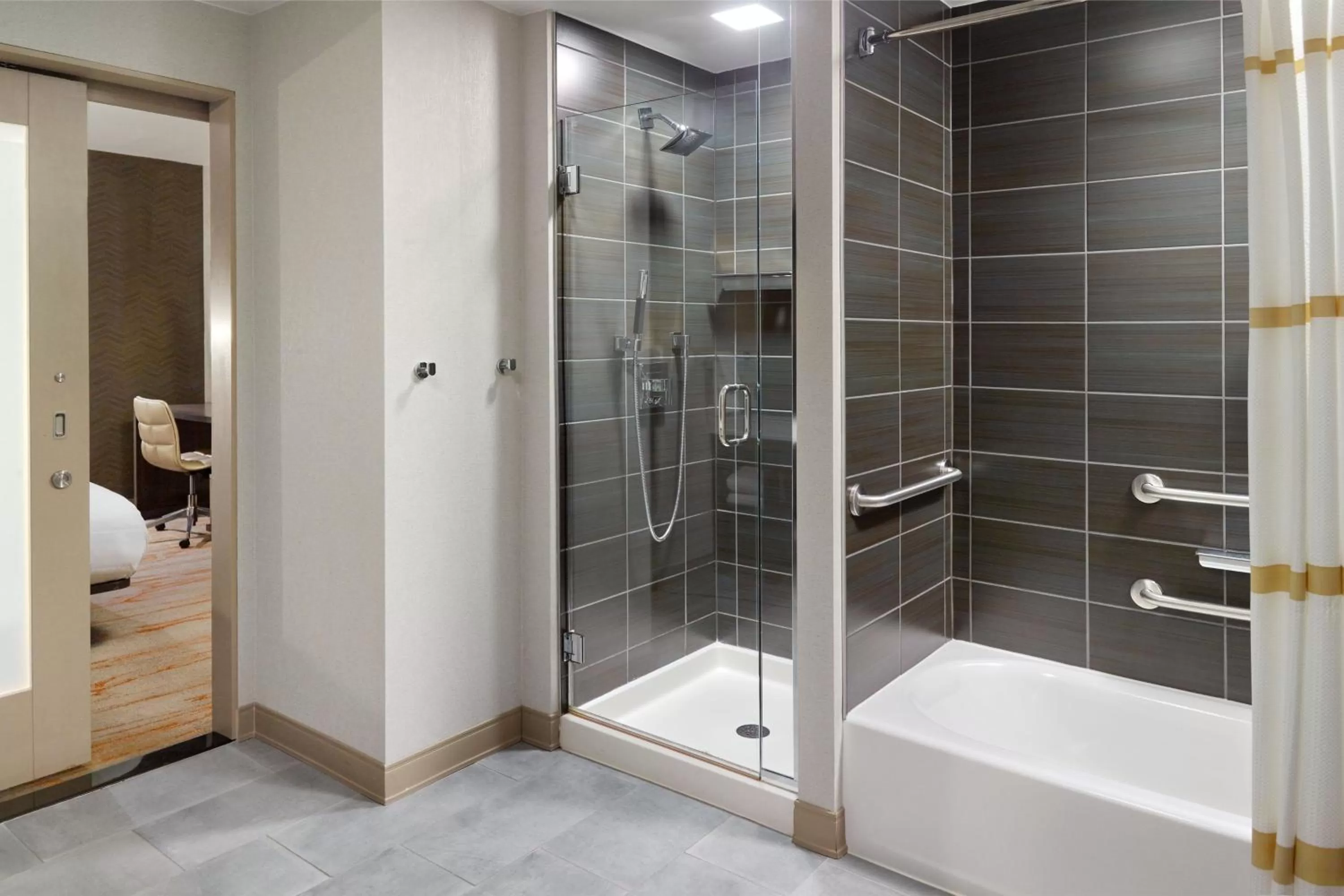 Bathroom in Chattanooga Marriott Downtown