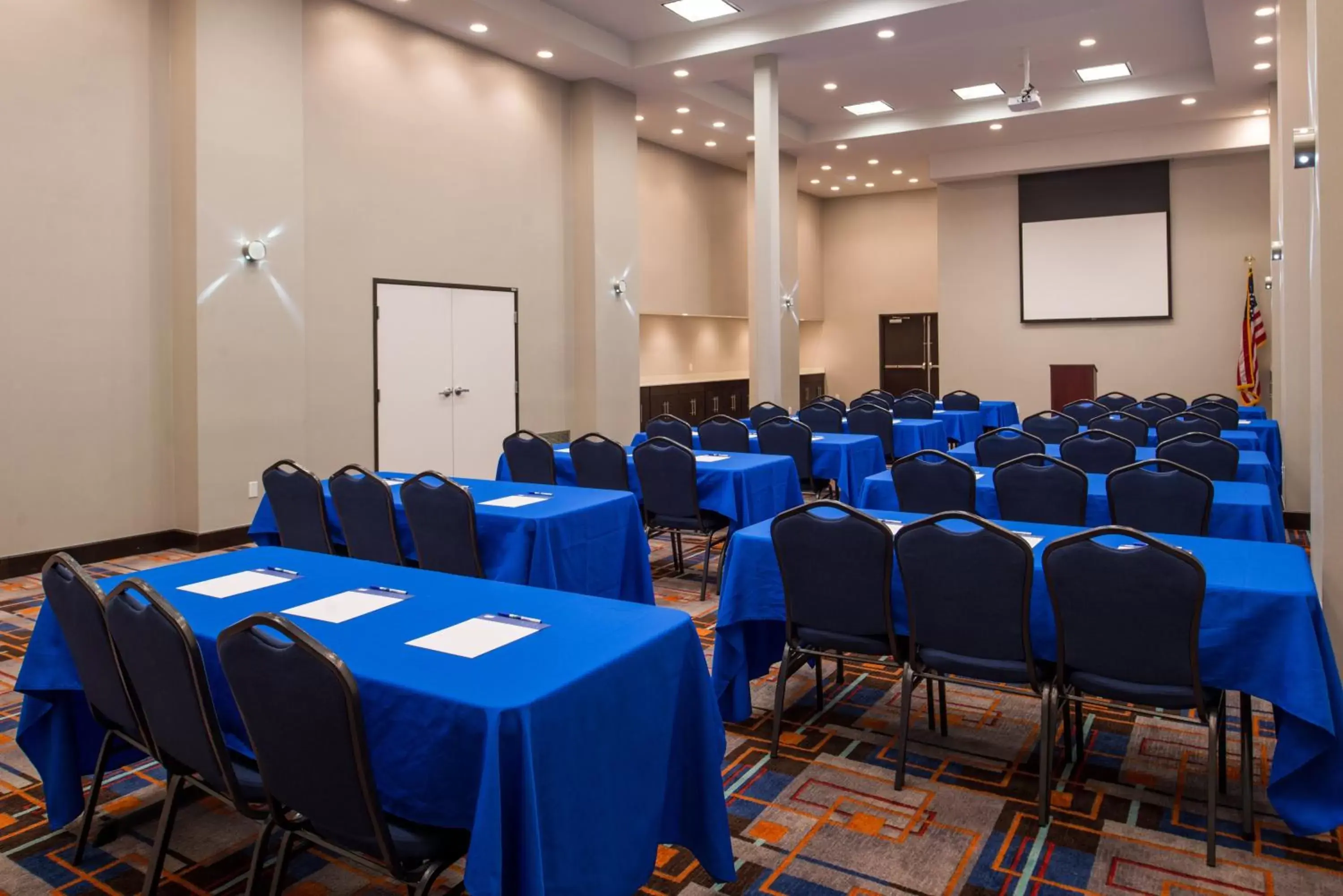 Meeting/conference room in Holiday Inn Express & Suites San Antonio Medical Center North, an IHG Hotel