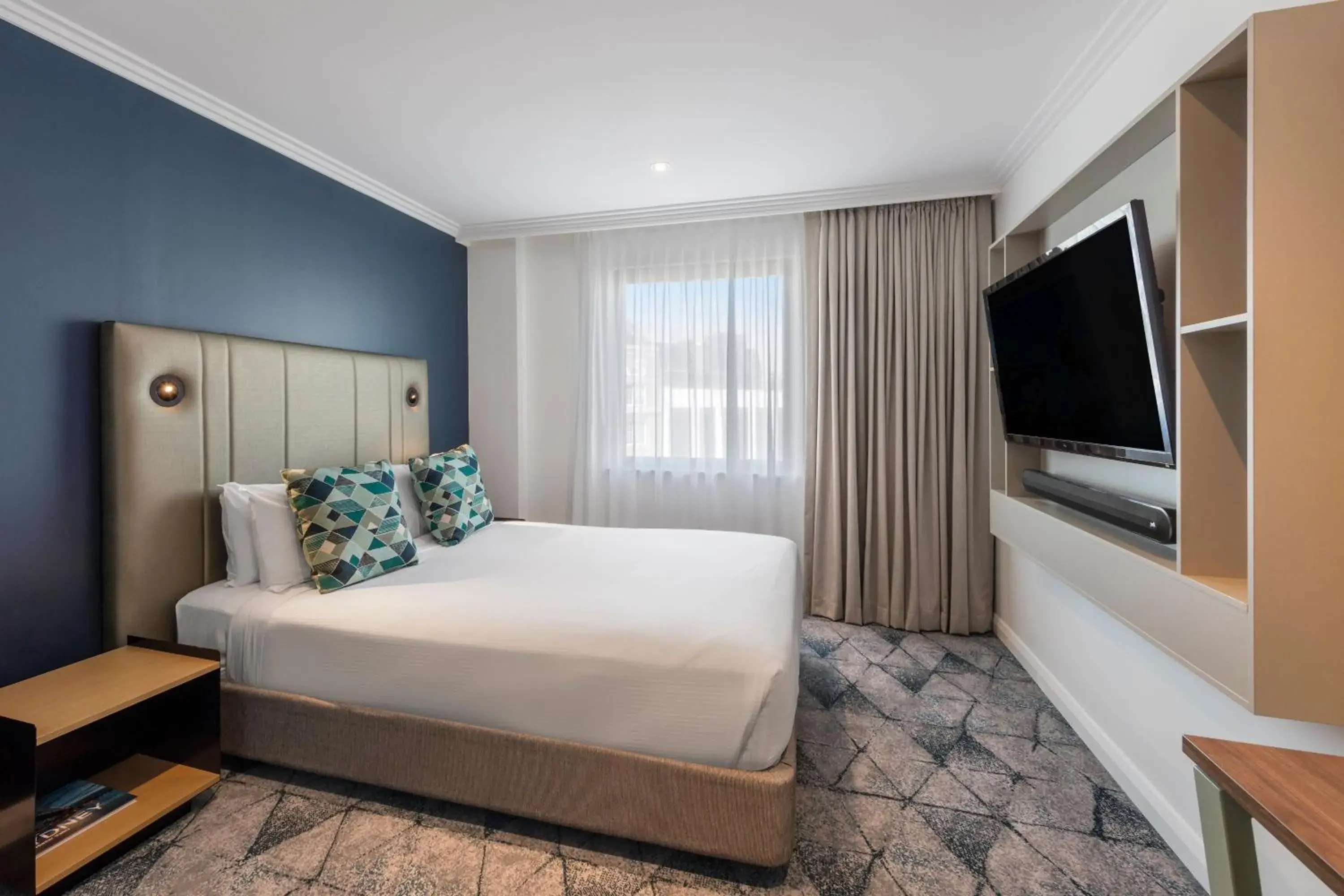 Bed in Club Wyndham Sydney, Trademark Collection by Wyndham