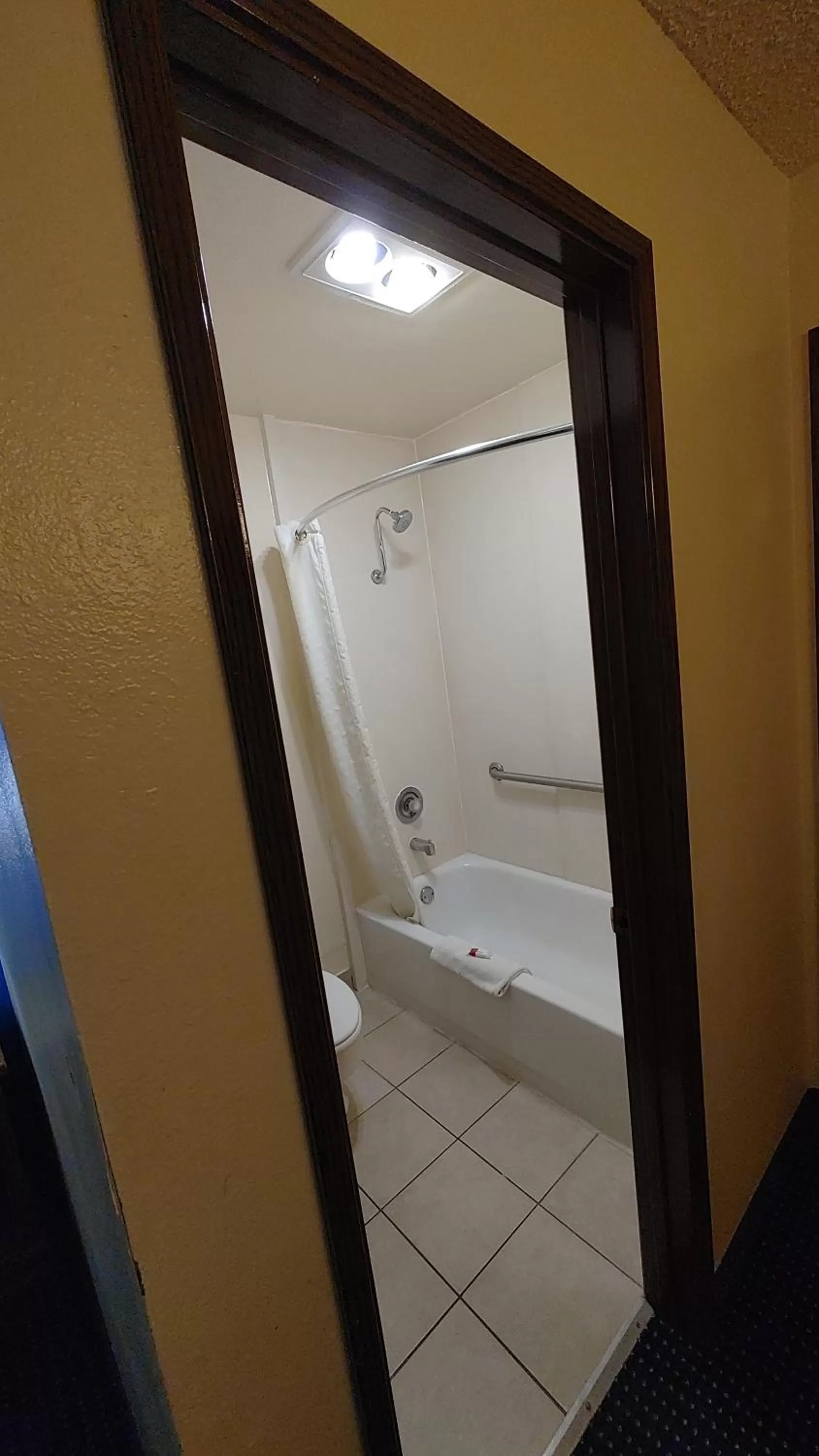 Shower in Days Inn by Wyndham Pocatello University Area