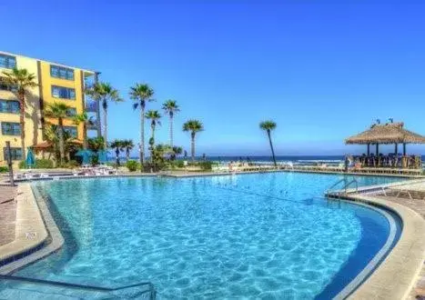 Swimming Pool in Daytona Beach Hawaiian Inn