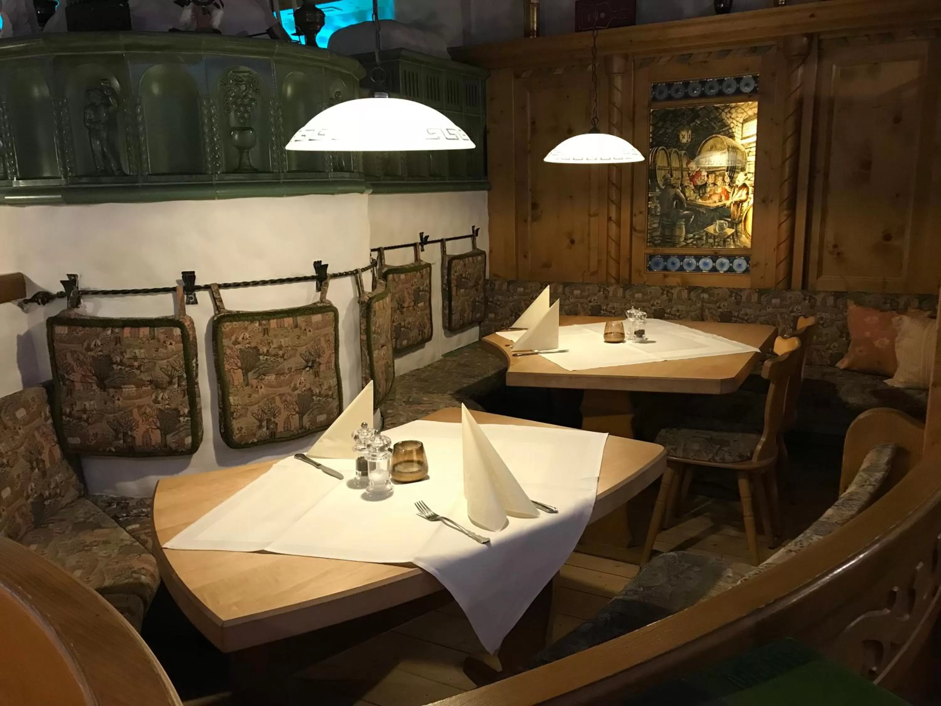 Food and drinks in Hotel Restaurant Paelzer-Buwe