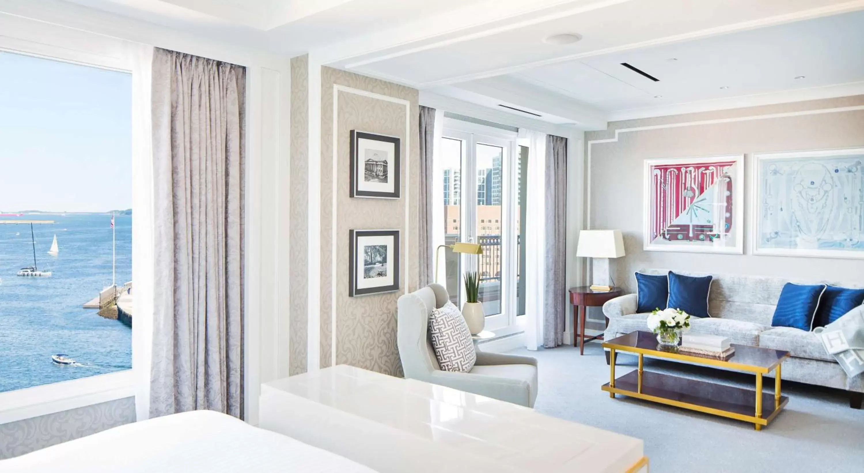 Kitchen or kitchenette, Seating Area in Boston Harbor Hotel