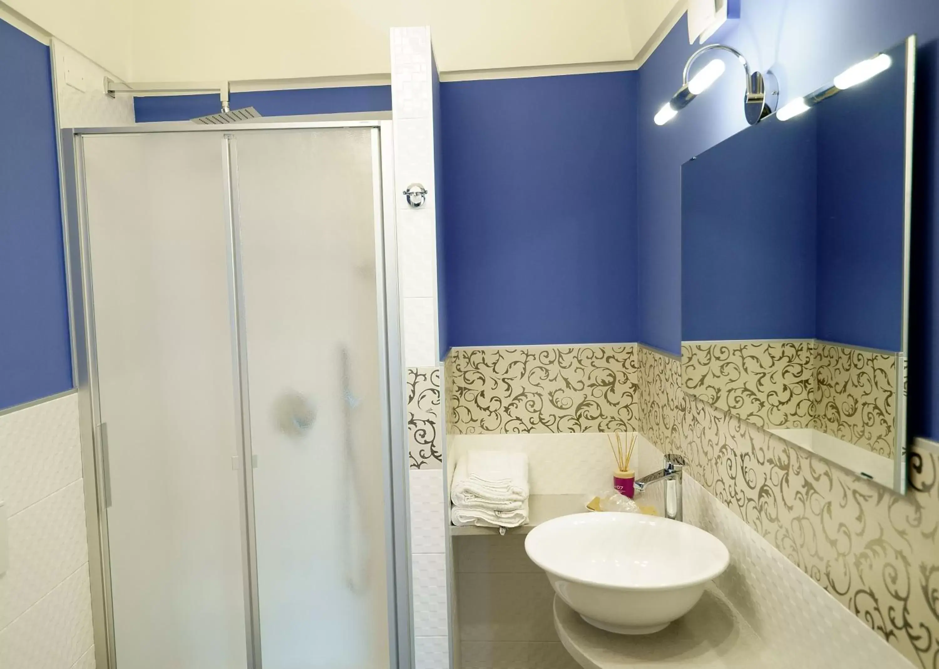 Shower, Bathroom in B&B San Trifone