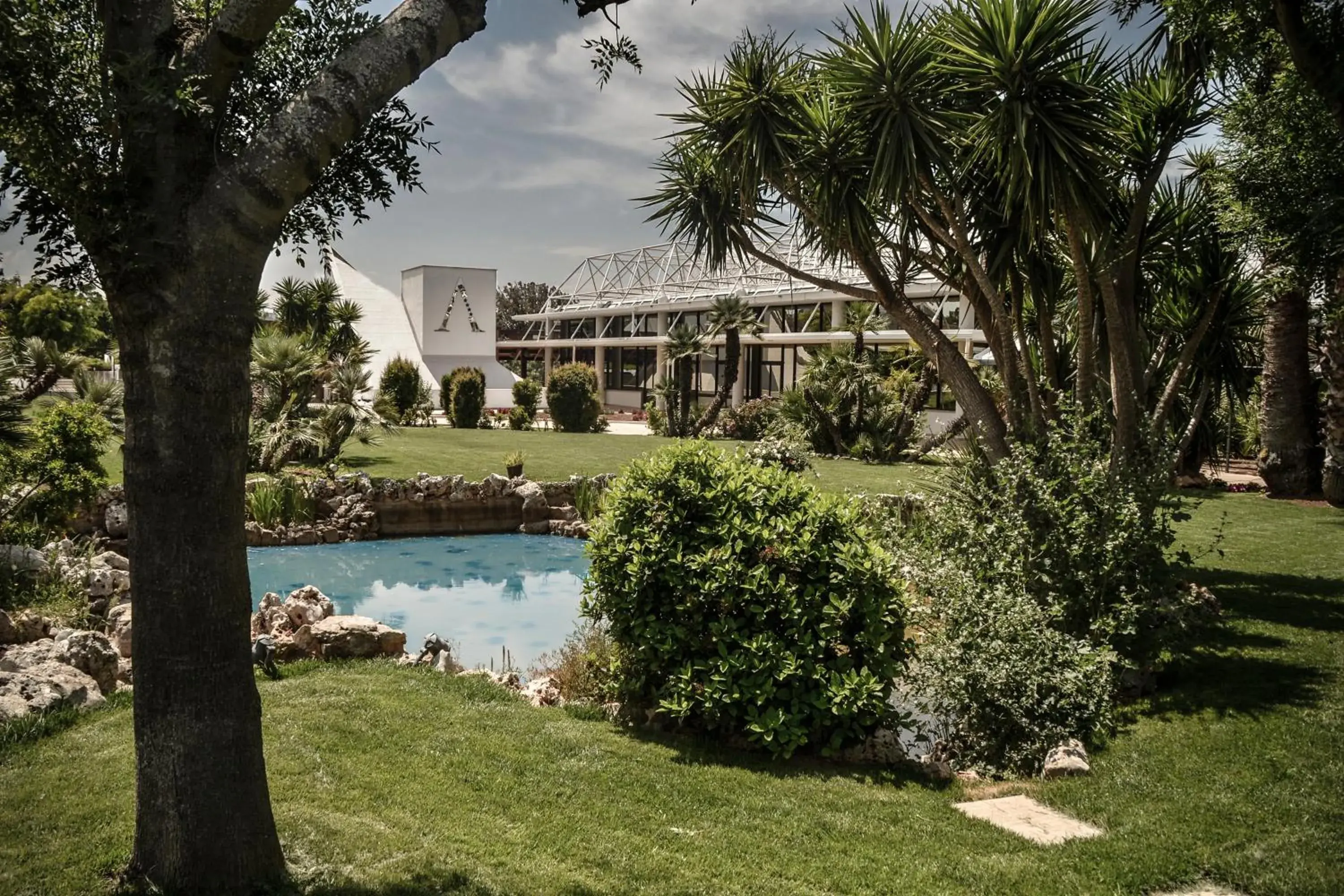 Garden, Swimming Pool in Hotel d'Aragona