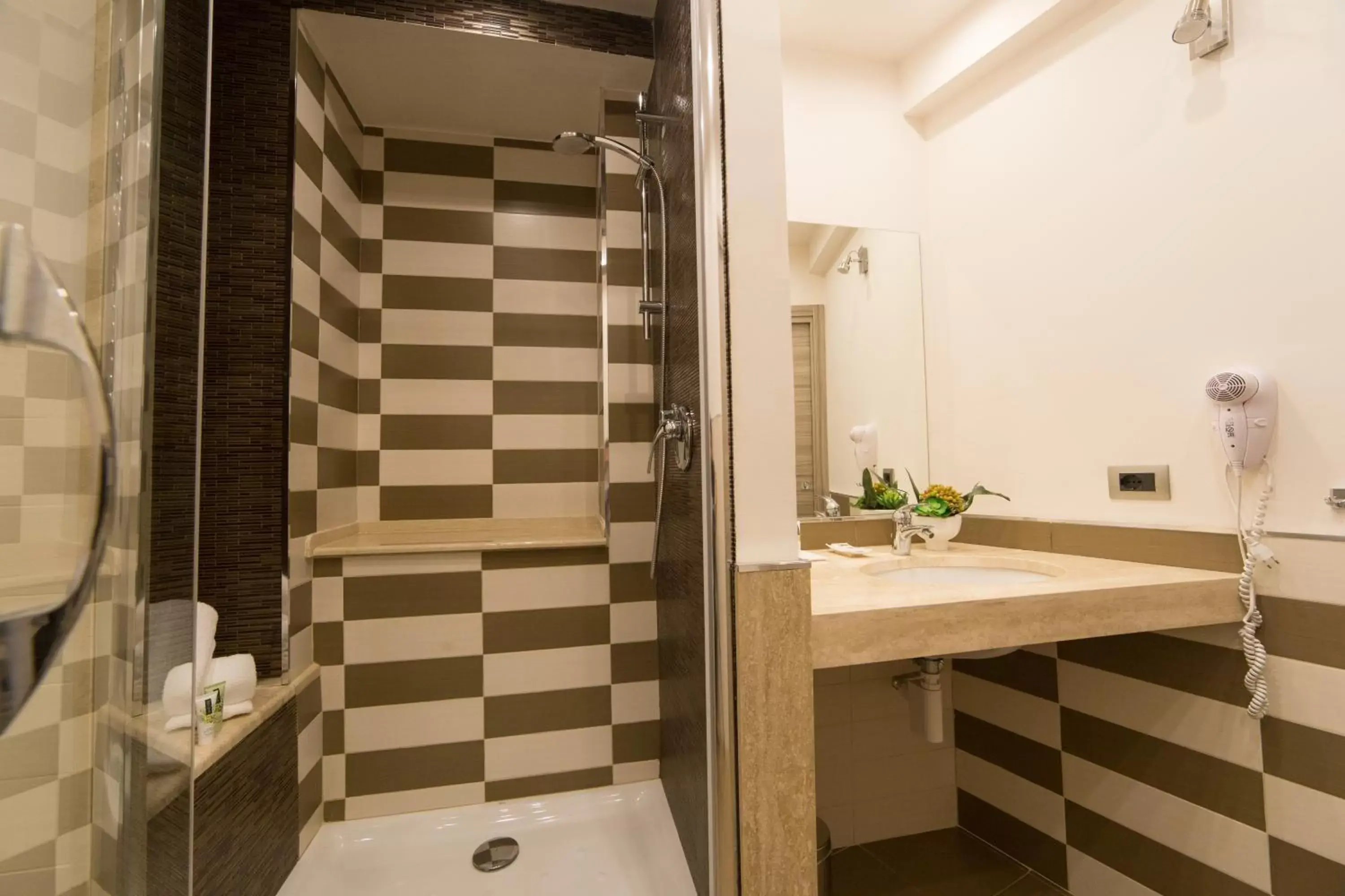 Shower, Bathroom in Palazzo Sisto Exclusive Suites