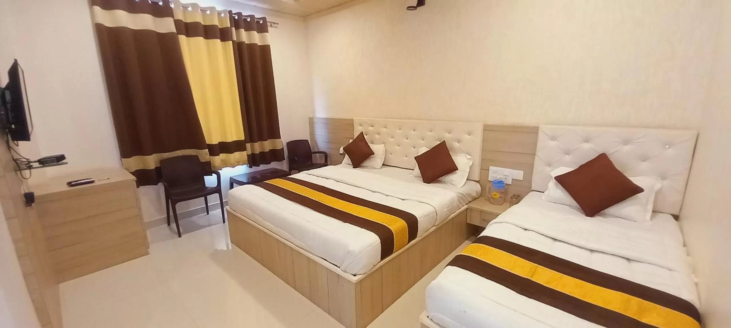 TV and multimedia, Bed in Sanjog Resort