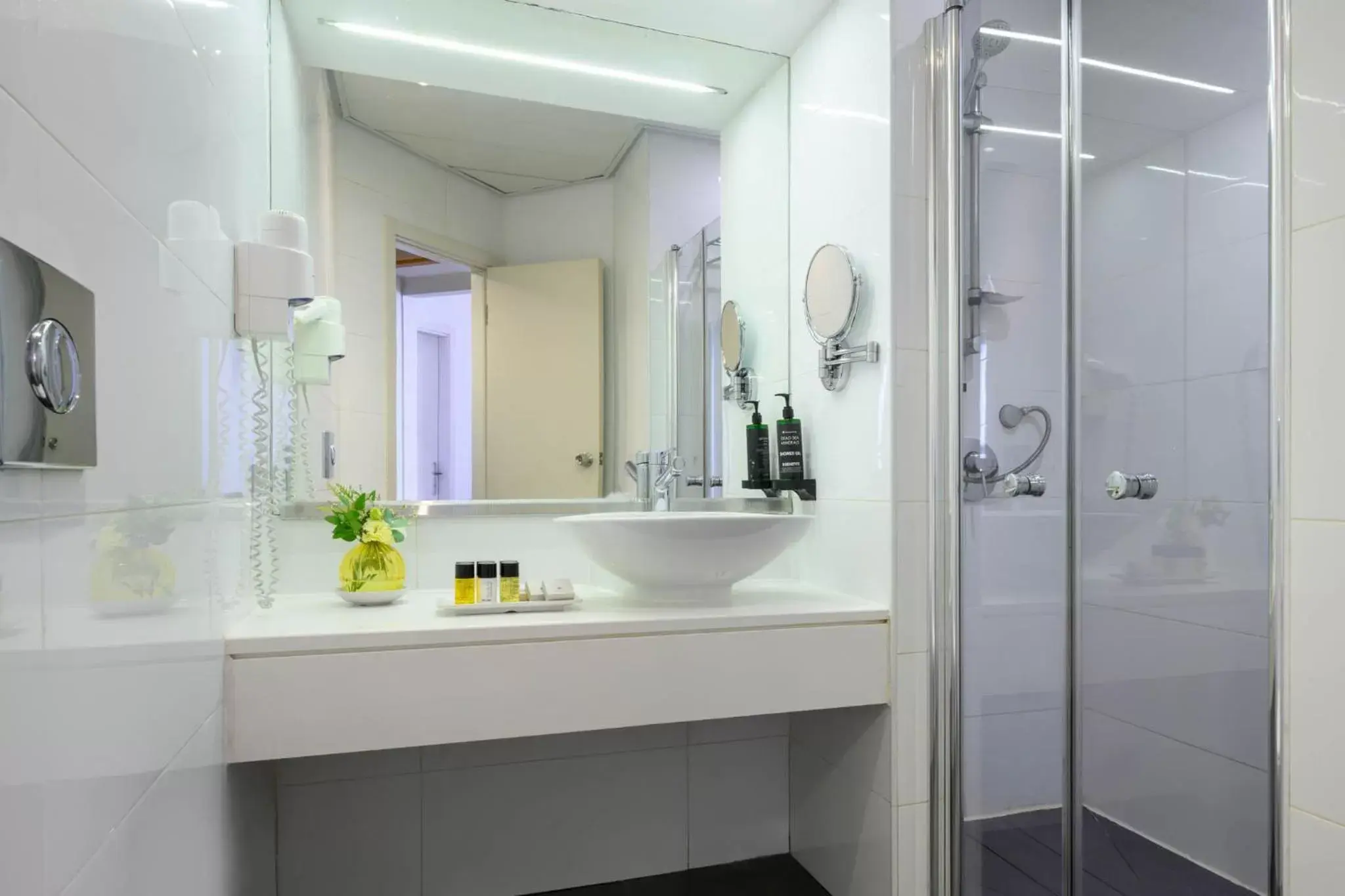 Shower, Bathroom in Prima Park Hotel Jerusalem