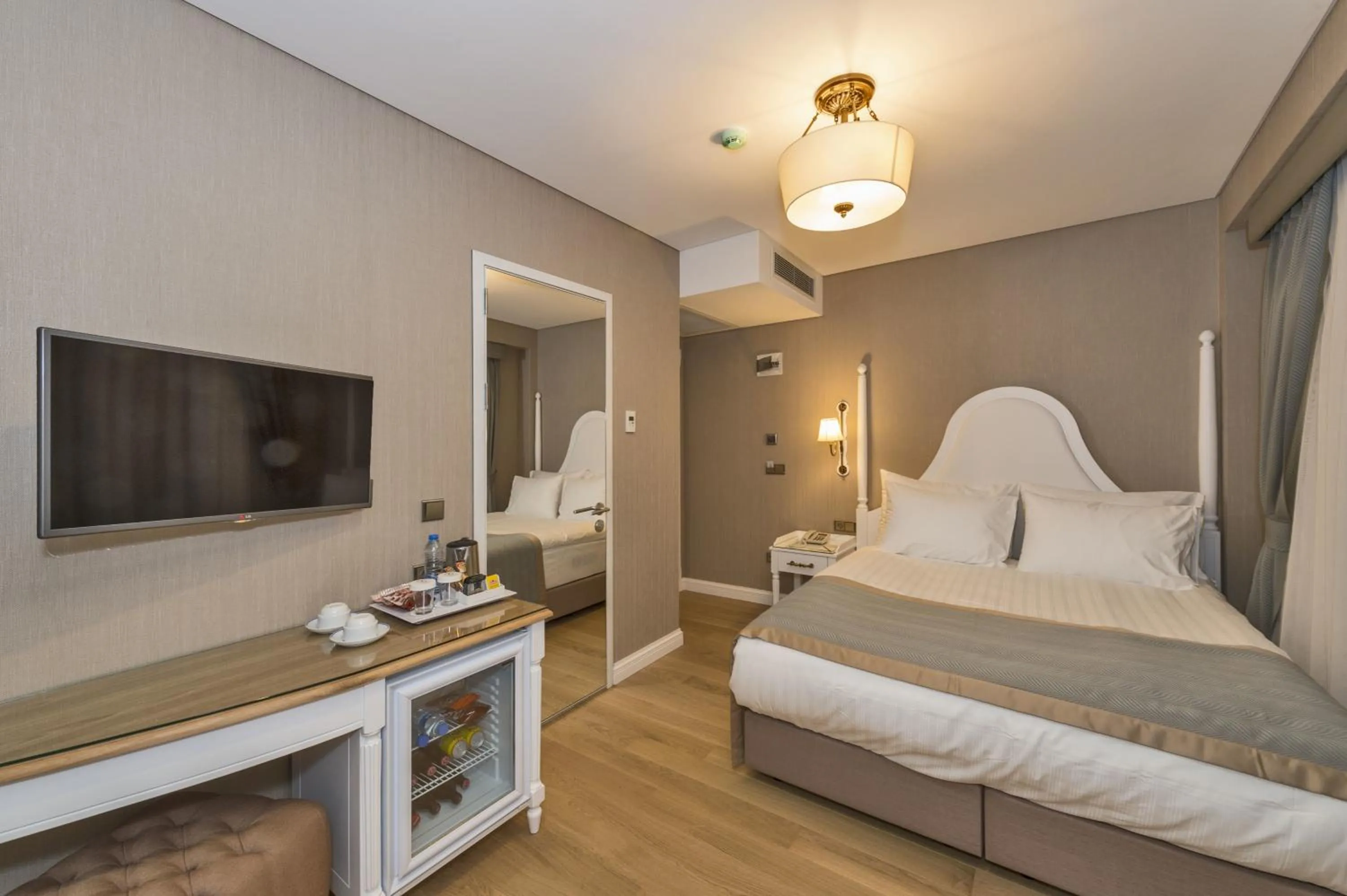 Photo of the whole room, Bed in Hanna Hotel